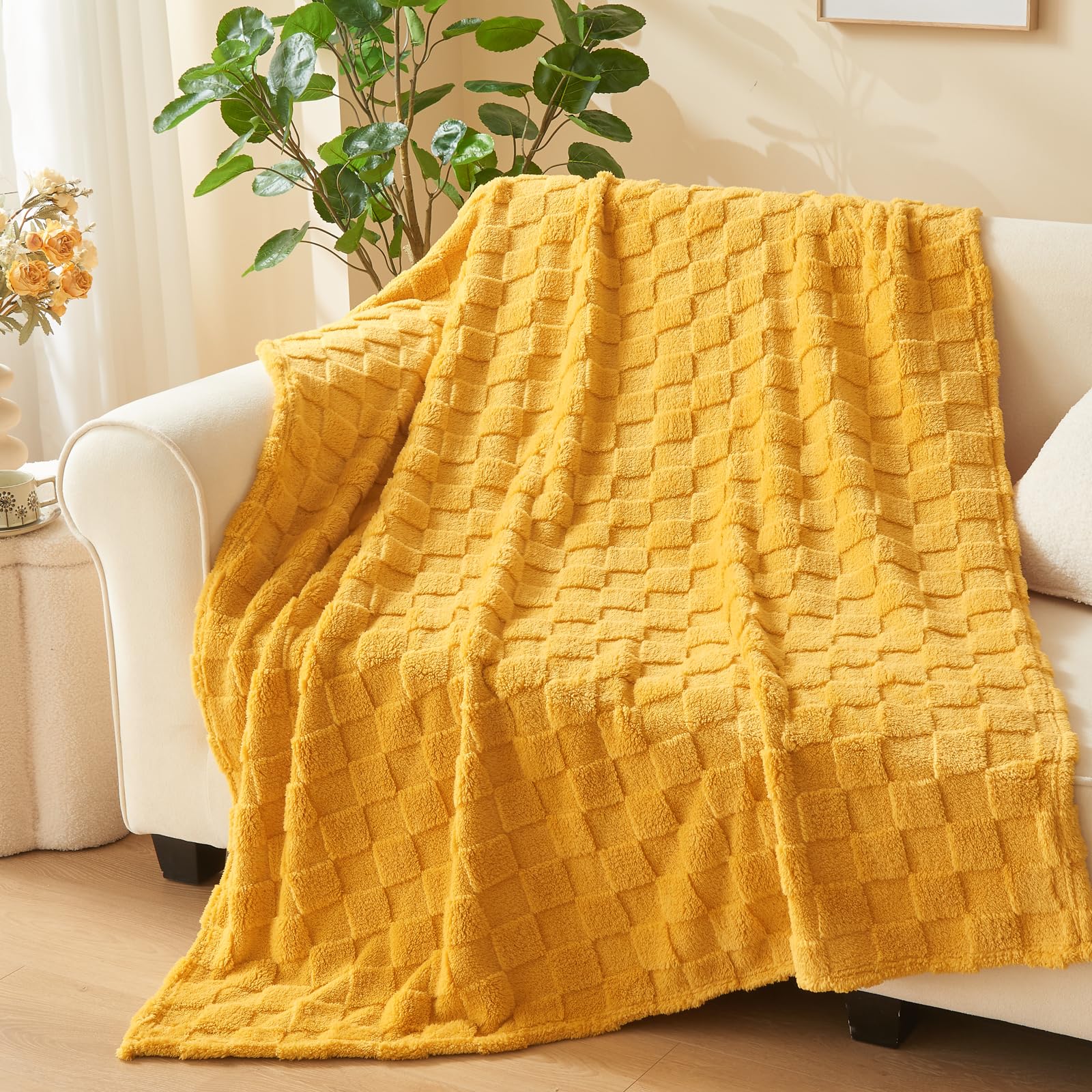 Newcosplay Super Soft Twin Blanket Mustard Yellow Premium Silky Flannel Fleece 3D Checkered Lightweight Bed Blanket All Season U