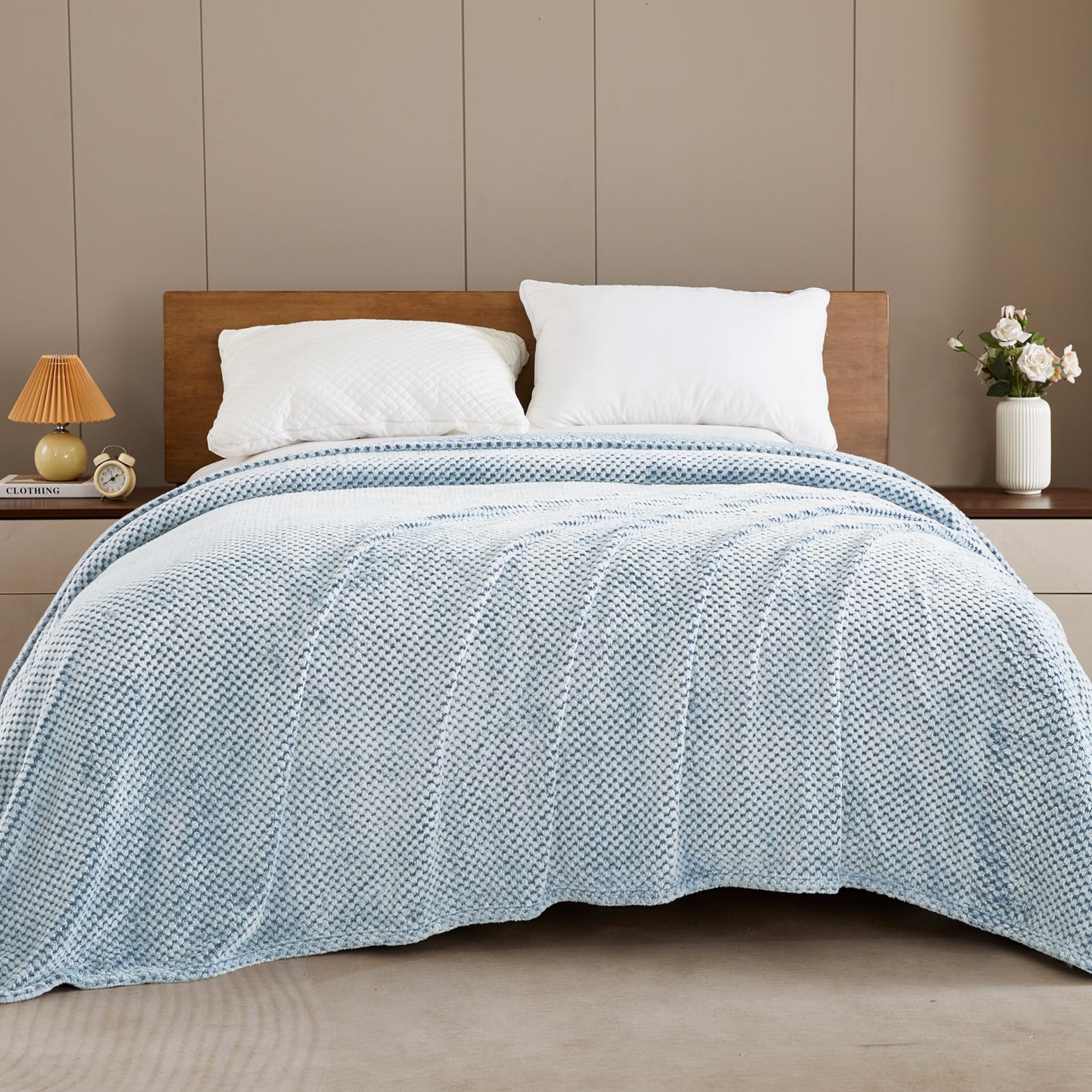 Exclusivo Mezcla Waffle Textured Soft Fleece Blanket, Queen Size Bed Blanket, Cozy Warm And Lightweight (Mixed Slate Blue, 90X90