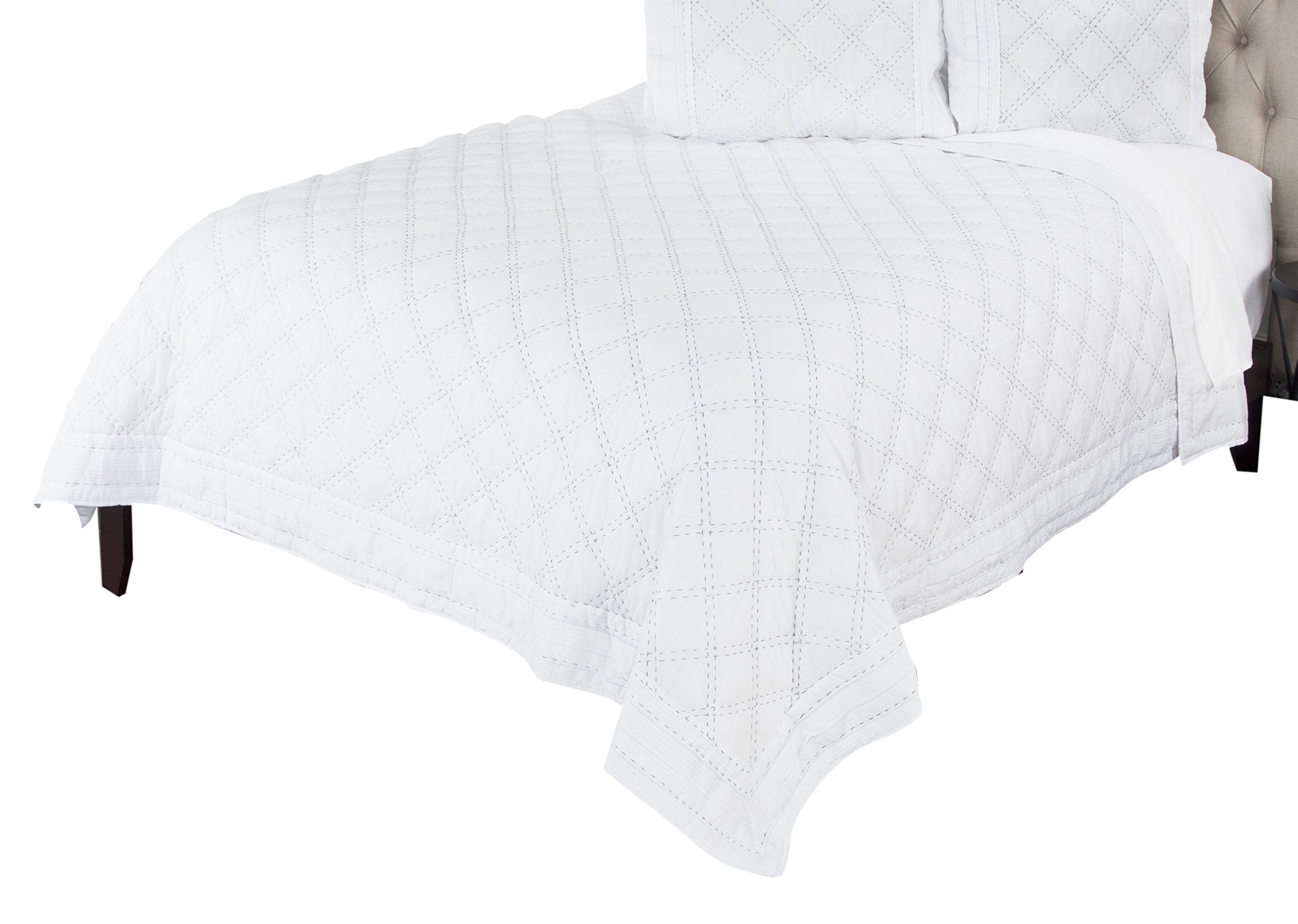 Rizzy Home | BQ4542 | Polyester Quilt | 90&quot;x92&quot; White/Gray/Nuetral Geometric