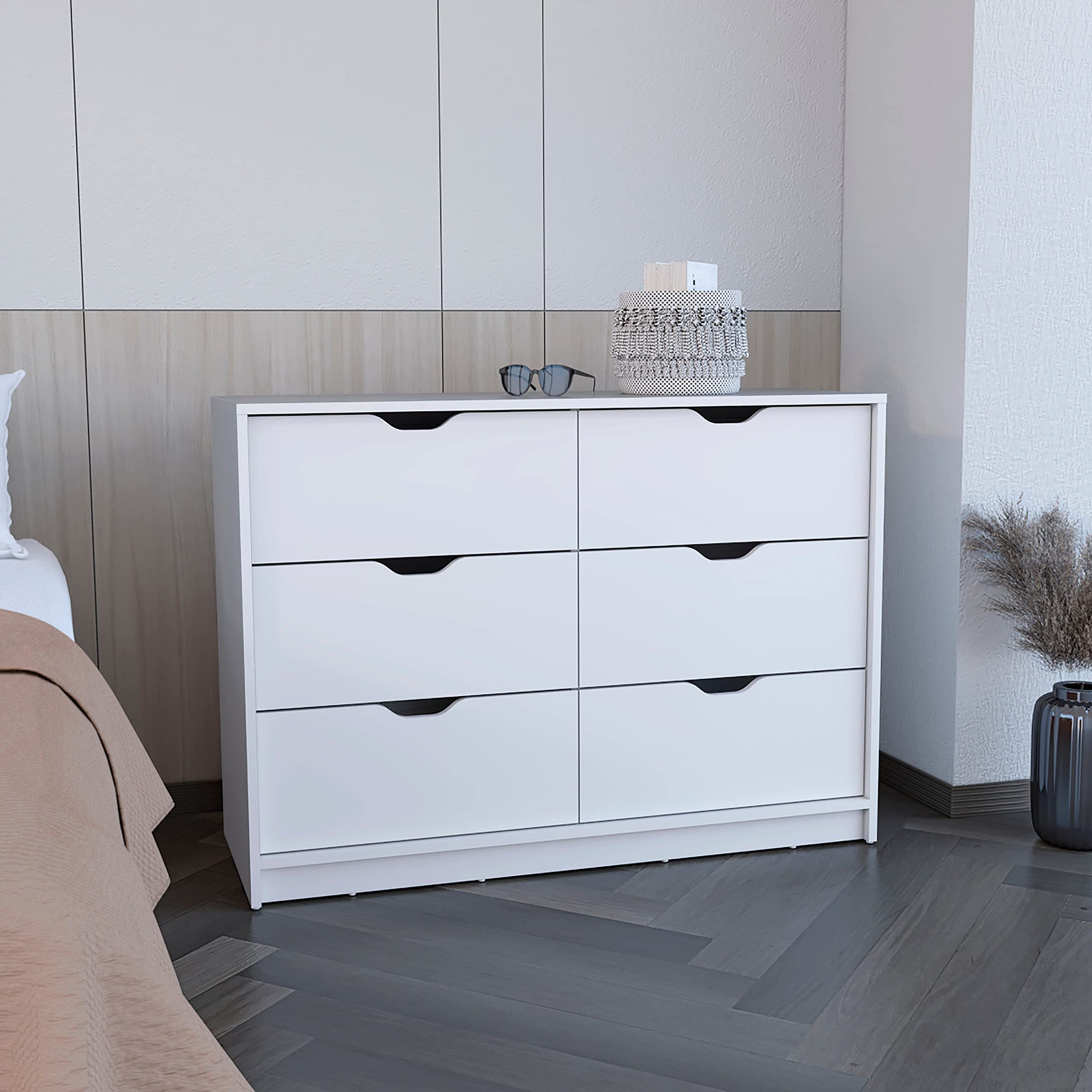 Dresser 30&Quot; H, 4 Drawer Dresser With 2 Lower Cabinets, Drawer Chest, White