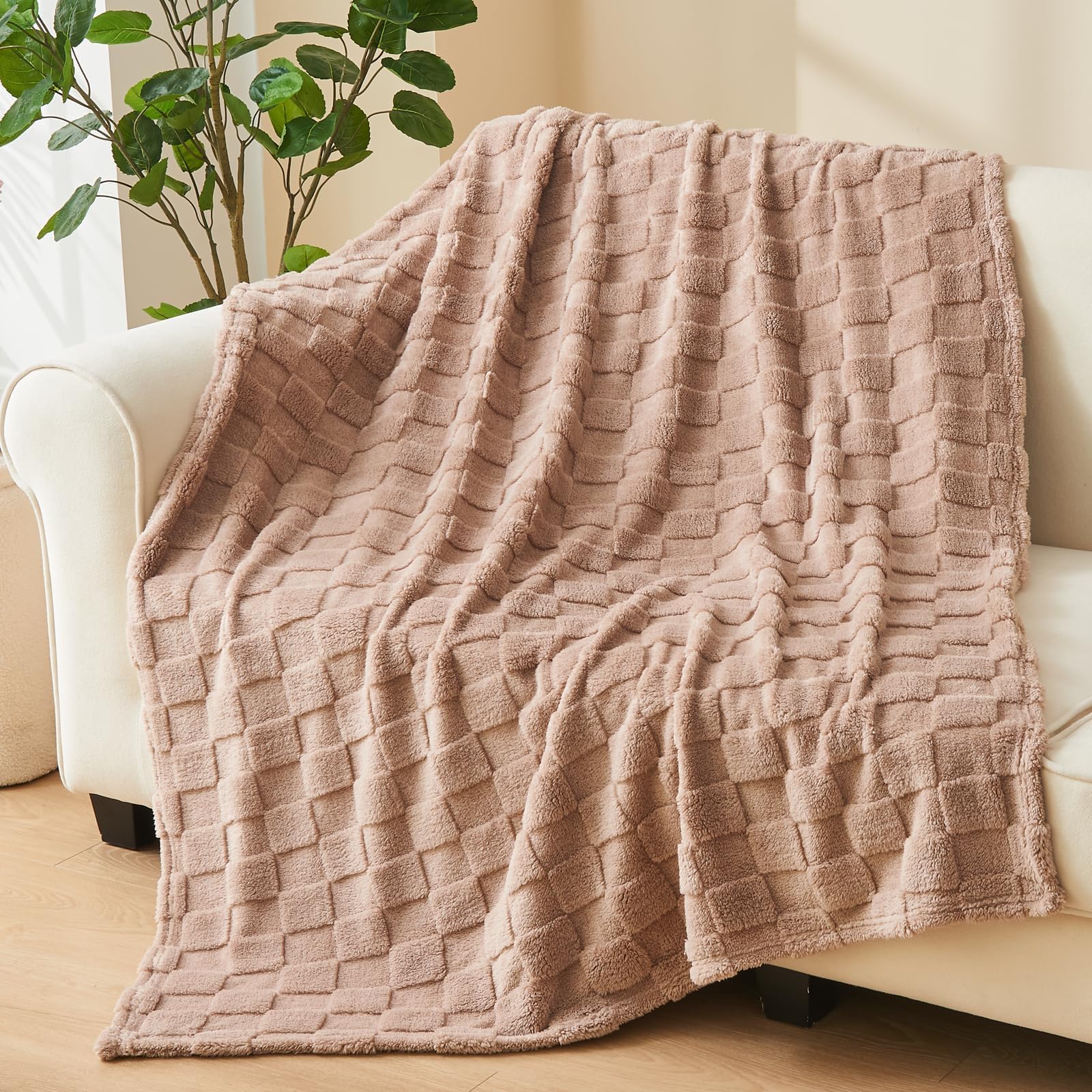 Newcosplay Super Soft Twin Blanket Taupe Premium Silky Flannel Fleece 3D Checkered Lightweight Bed Blanket All Season Use (Taupe