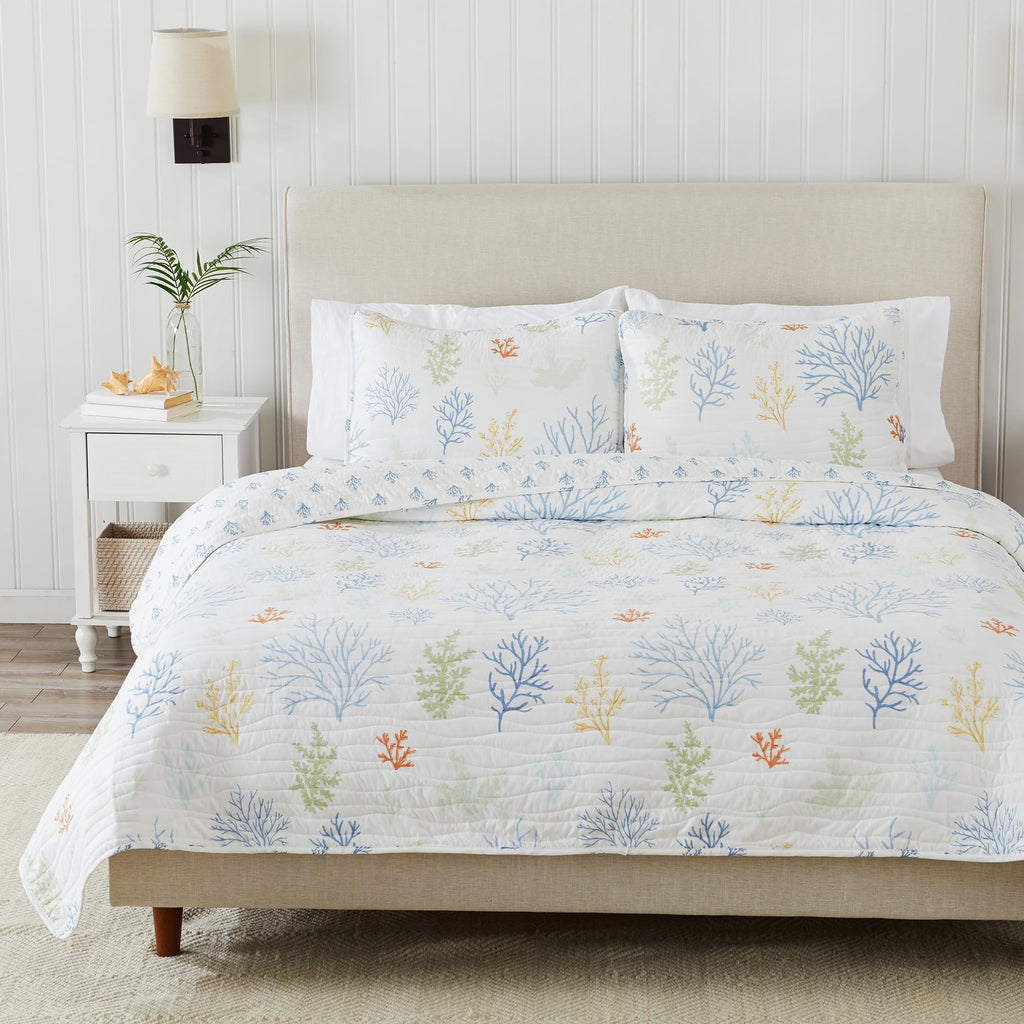 2-Piece Coral Coastal Reversible Twin Quilt Set with Sham. Beach Theme Bedding Coverlet, Soft, Microfiber - Maldives