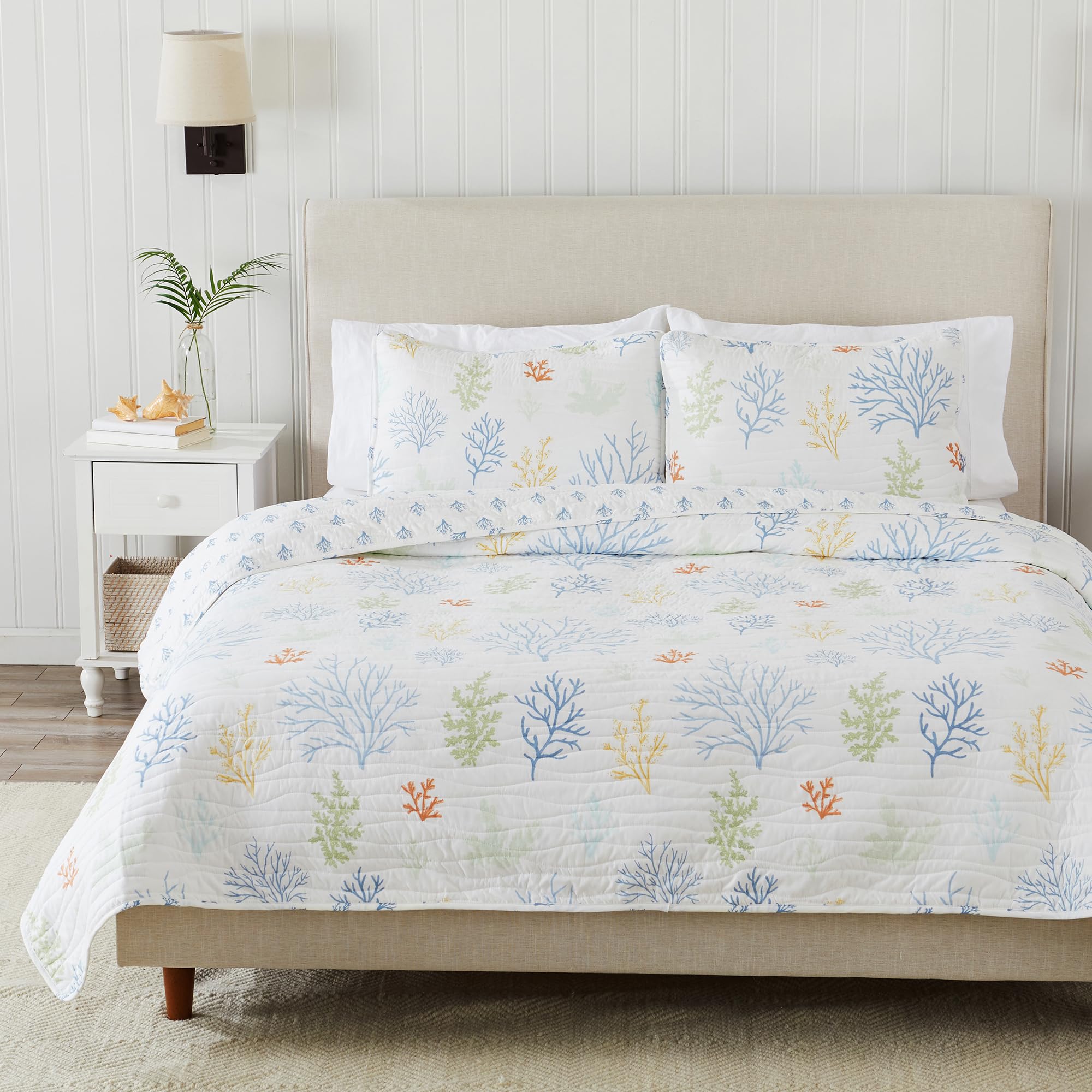 2-Piece Coral Coastal Reversible Twin Quilt Set with Sham. Beach Theme Bedding Coverlet, Soft, Microfiber - Maldives