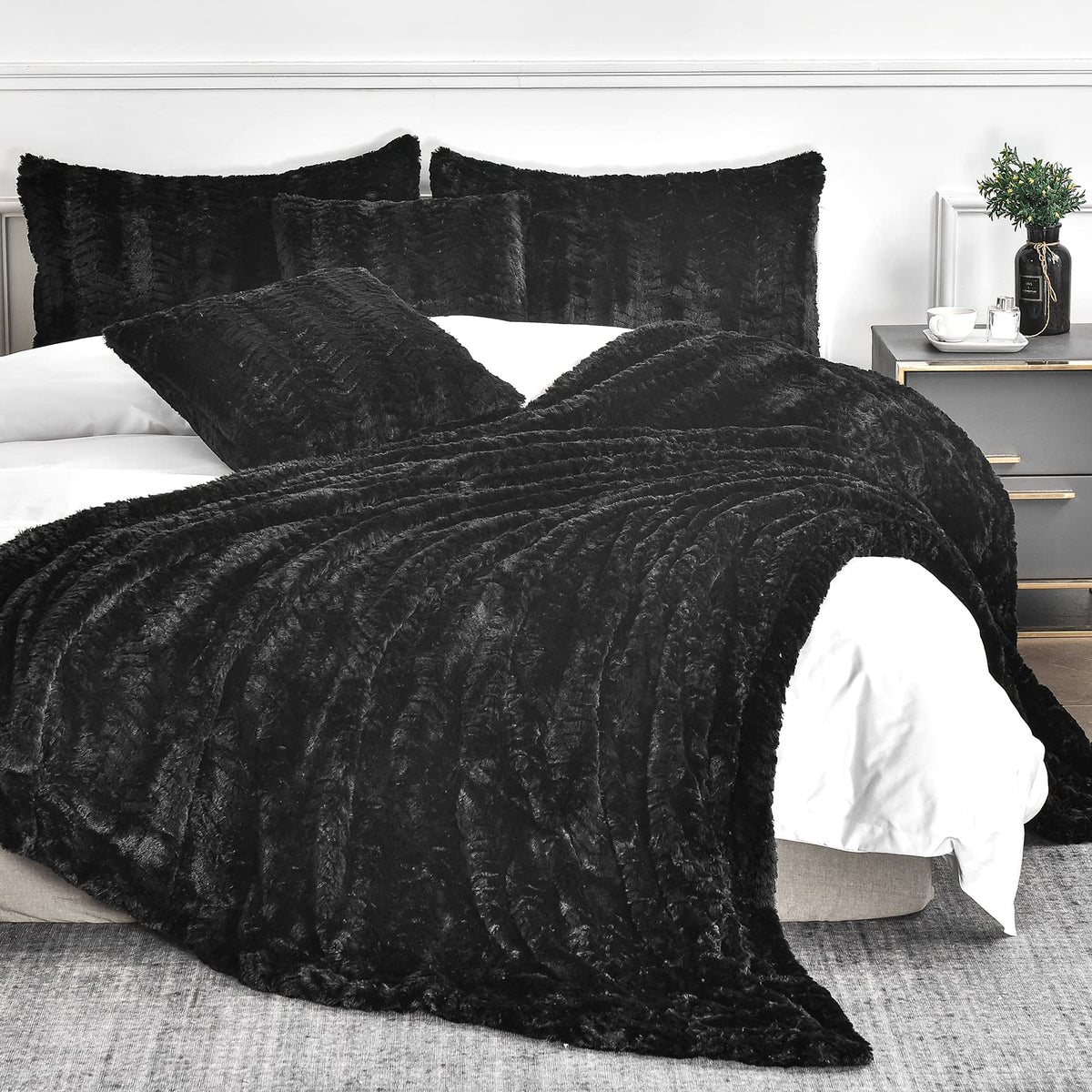 Yusoki Luxury Faux Fur Blanket Soft Fuzzy Fluffy Cozy Blanket Plush Furry Comfy Warm Blanket For Couch Bed Chair Sofa Bedroom Me
