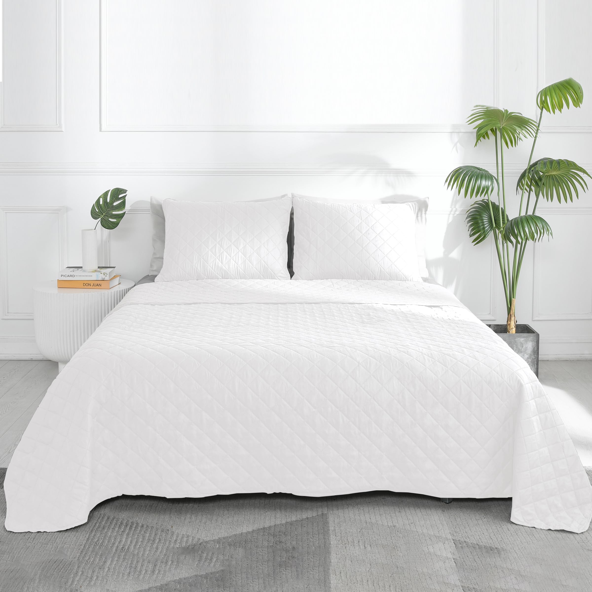 Easy-Going California King Size Reversible Quilt Set With 1 Quilt And 2 Pillow Shams, Soft Bed Quilt Cover, Water Resistant Lightweight Microfiber Bedspread, Stain Resistant, White/White