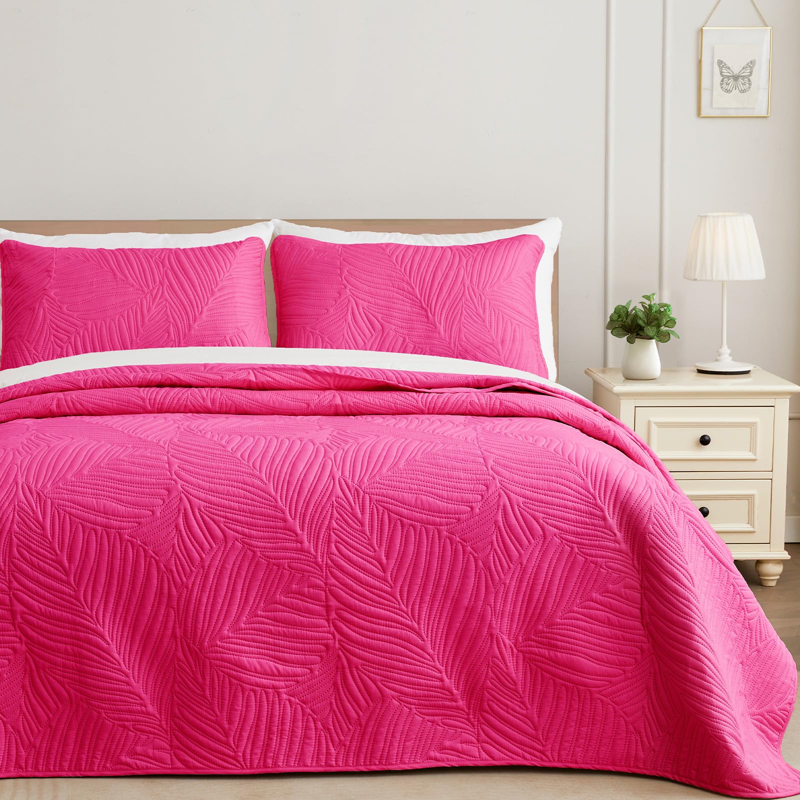 Exclusivo Mezcla Queen Quilt Bedding Set, Lightweight Hot Pink Quilts Queen Full Size For All Seasons, Soft Microfiber Bedspread