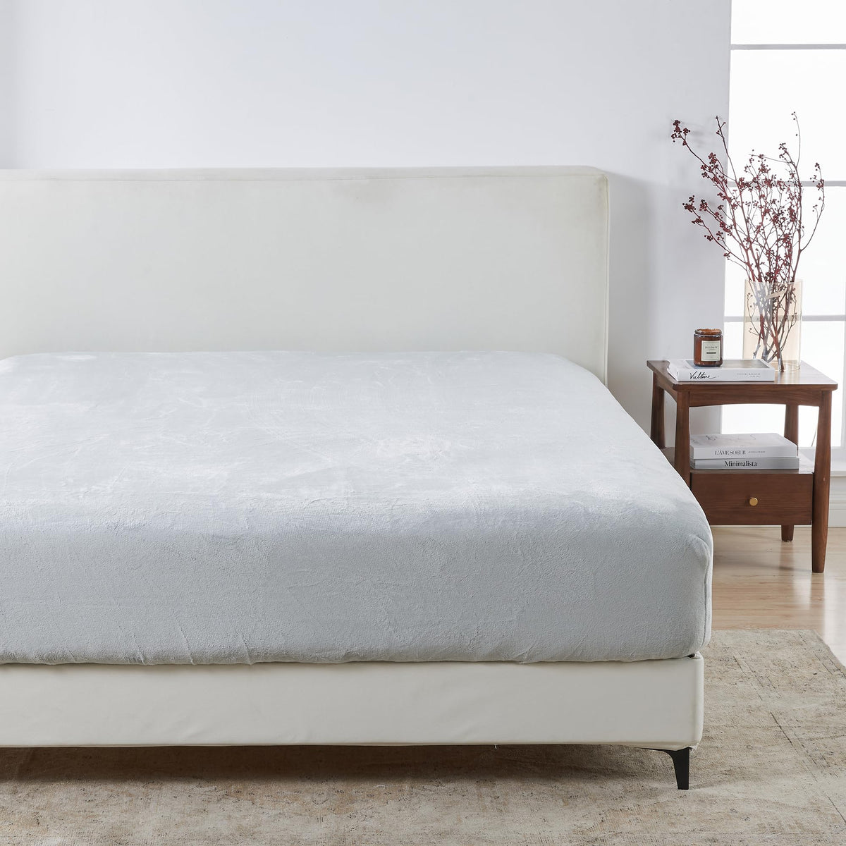 Queen Size Fitted Sheet - Velvet Plush, Micro Fleece Bottom Sheet - 14' Deep Pocket, Non-Pilling, Lavish Velvet Microplush 1 Pc