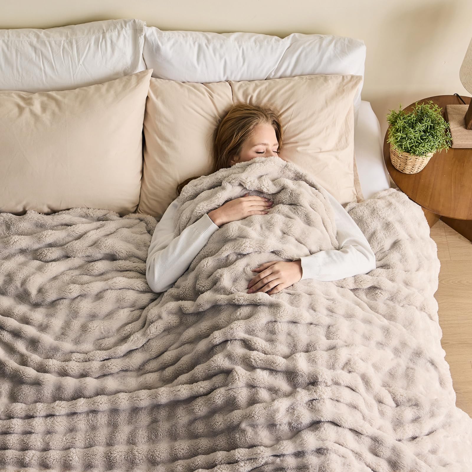 Newcosplay Queen Blanket For Couch Linen Super Soft Flannel Fleece 3D Bubble Lightweight Bed Blanket All Season Use (Linen, Quee