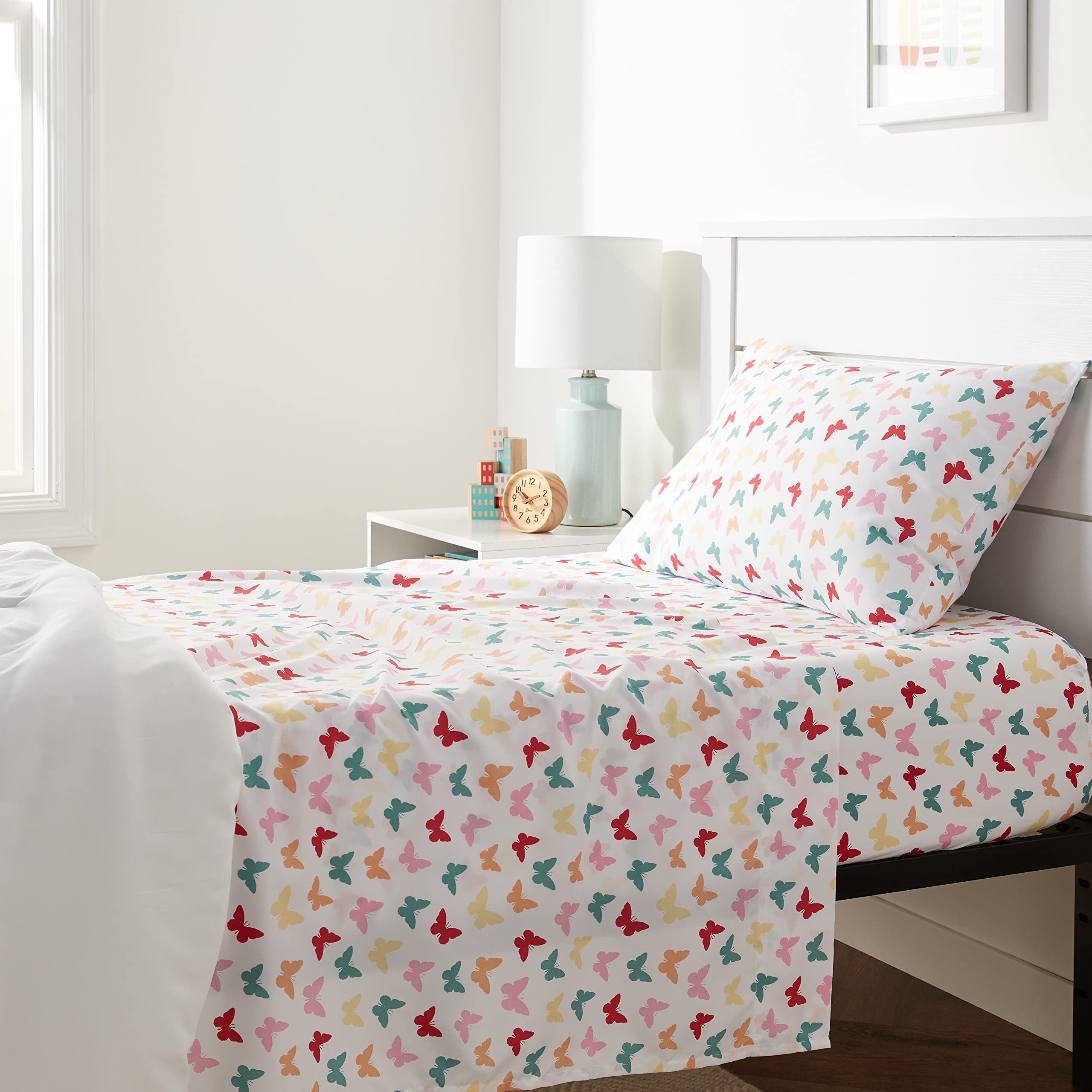 Amazon Basics Kids Butterfly Friends Soft Easy-Wash Microfiber 3-Piece Sheet Set, Twin, Multi-Color Butterflies, Printed