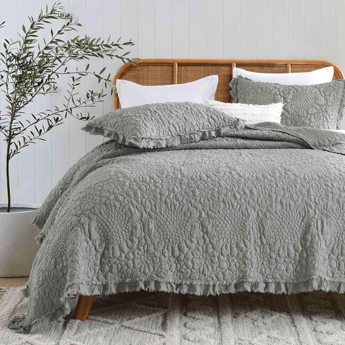 Horimote Home Dark Grey Ruffled Quilt Queen Size, Stone-Washed Microfiber Lightweight Crinkled Farmhouse Rustic Shabby Chic Bedd