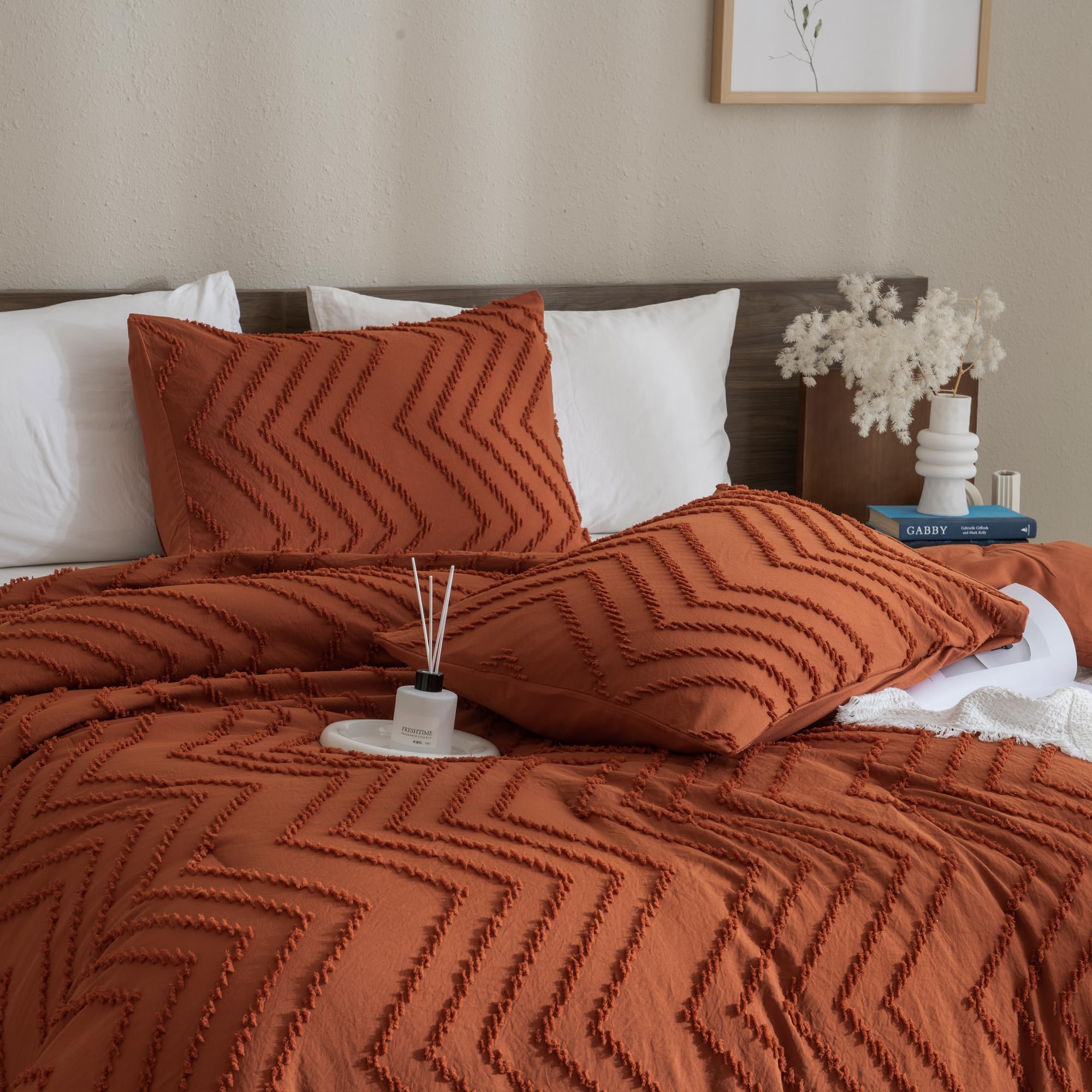 Andency Burnt Orange Comforter For Queen Size Bed, Boho Terracotta Soft Warm Bedding Comforter Sets For Queen Bed, 3 Pieces Rust Chevron Tufted Aesthetic Microfiber Lightweight Comforter Set