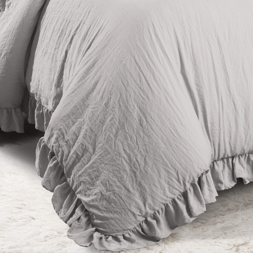Lush Decor Reyna Ruffle Comforter Set - 3 Piece Cozy Ruffled Bedding Set - Timeless Elegance And Comfort For Bedroom - King, Lig