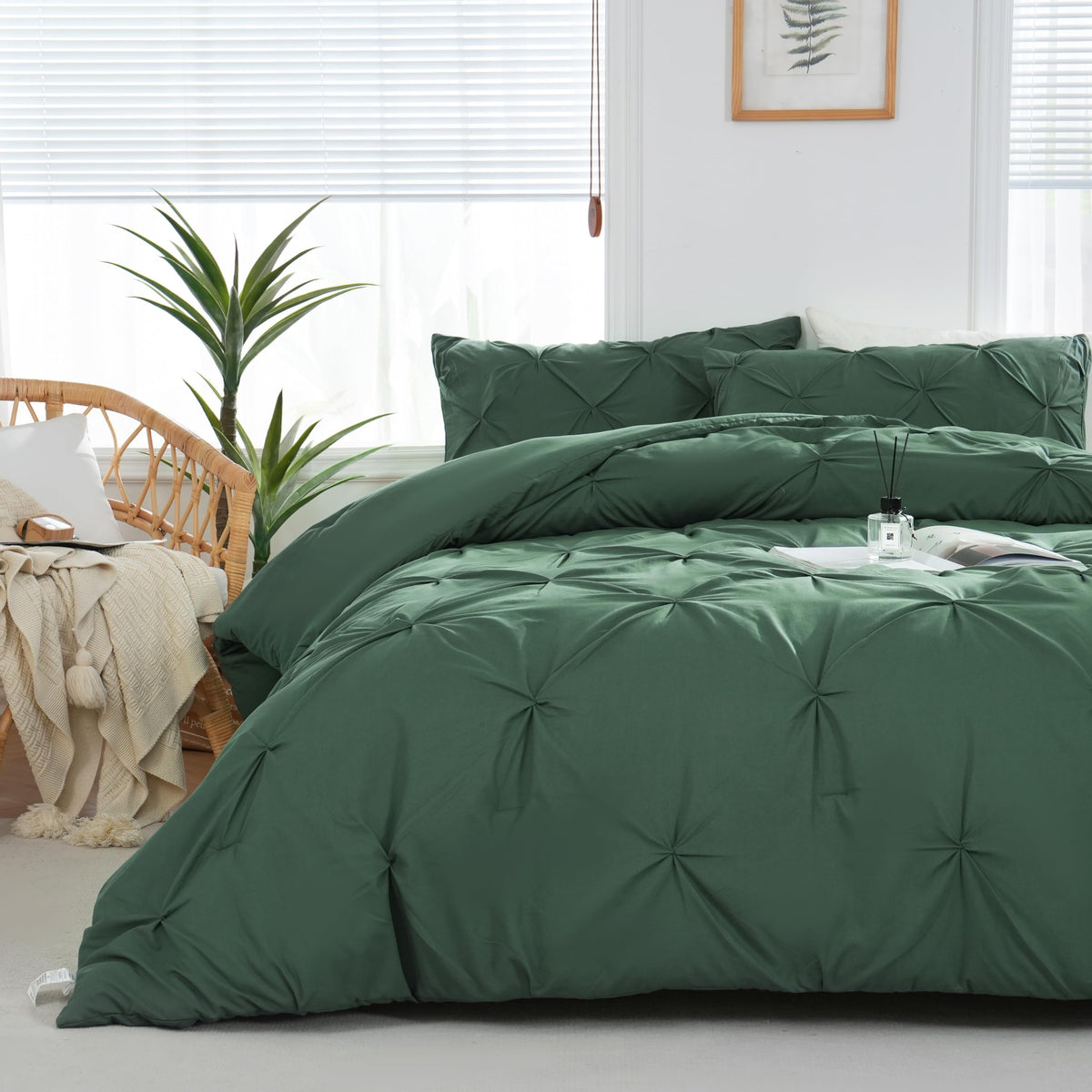 Downcool Twin Comforter Set Dark Emerald Green - 2 Pieces Cute Pinch Pleated Bed Set, All Season Soft Fluffy Bedding Comforter S