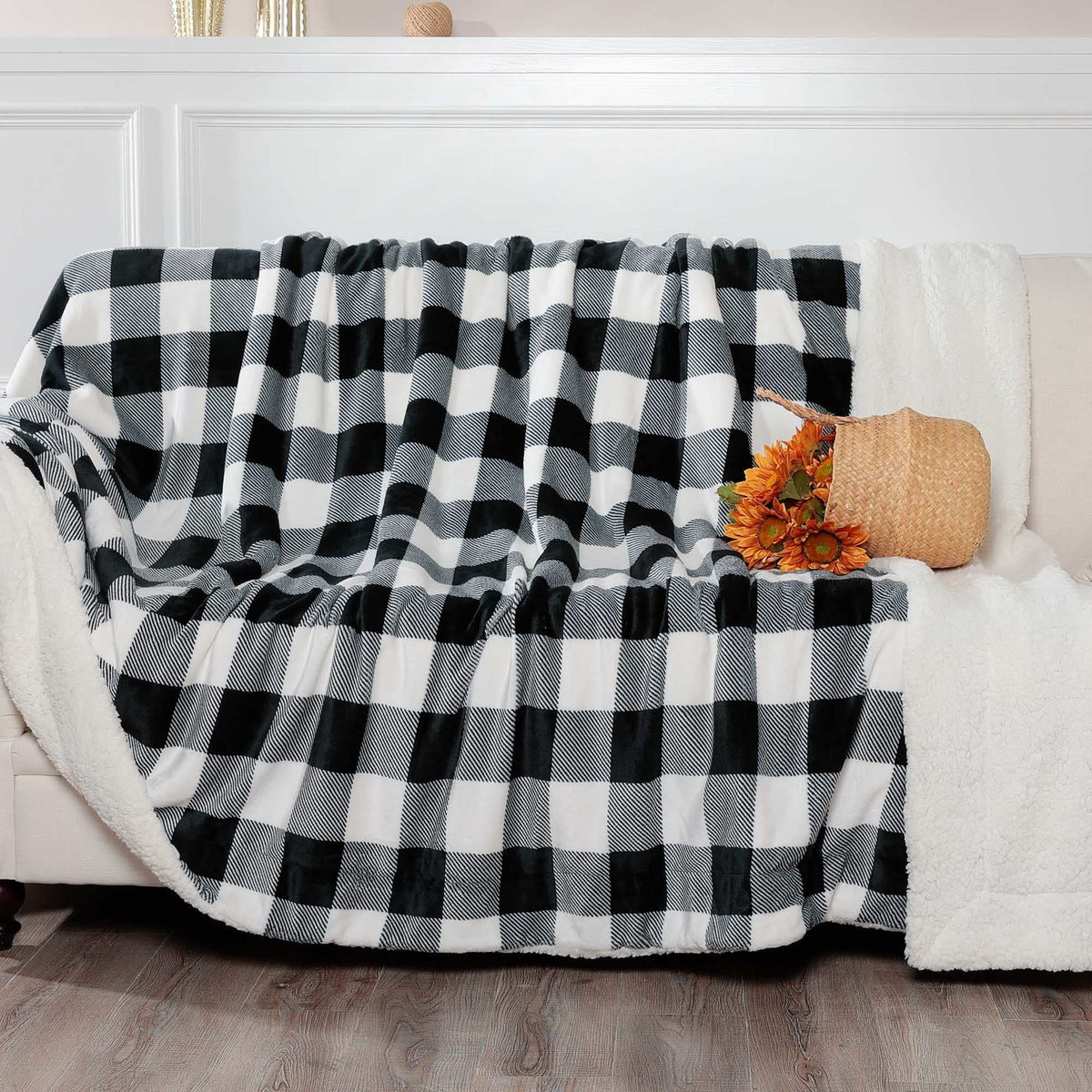 Nanpiper Sherpa King Size Blanket,Warm Fuzzy Checkered Blanket,Soft Fleece Plaid Blankets For Bed,Black Checks 90'X108'