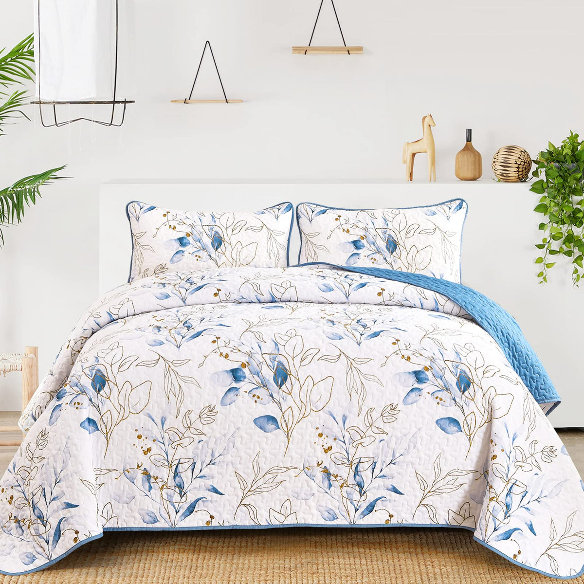 Blue Quilt Set King,3 Pieces Reversible Elegant Blue Botanical Leaves Pattern Bedspread Coverlet Soft Microfiber Bed Cover For A