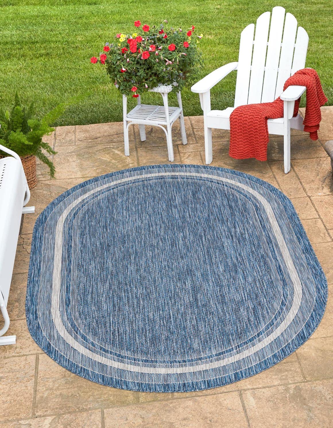Unique Loom Outdoor Border Collection Area Rug - Soft Border (3' 3' X 5' 3' Oval, Blue/ Ivory)