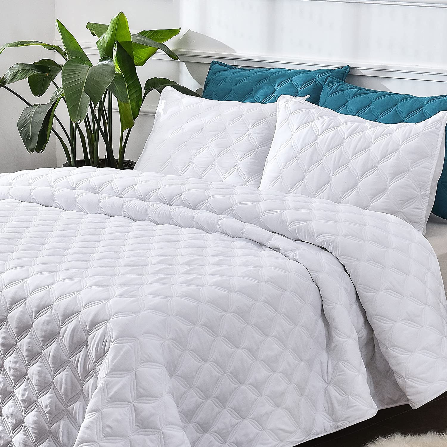 Litanika Oversized King Bedspreads 128X120 Quilt Set - 3 Piece White Lightweight Comforter Coverlets Bedding Cover Bed Decor All