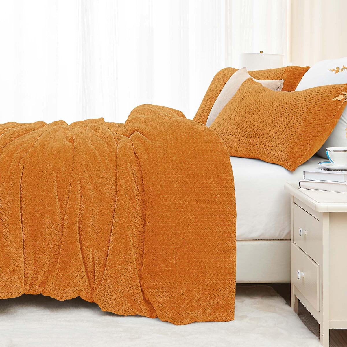 Chixpace Fluffy Full Comforter Set - Furry Burnt Orange Leaves Pattern Faux Fur Bed Set, Winter Ultra Soft Fuzzy Comfort Set, Ve