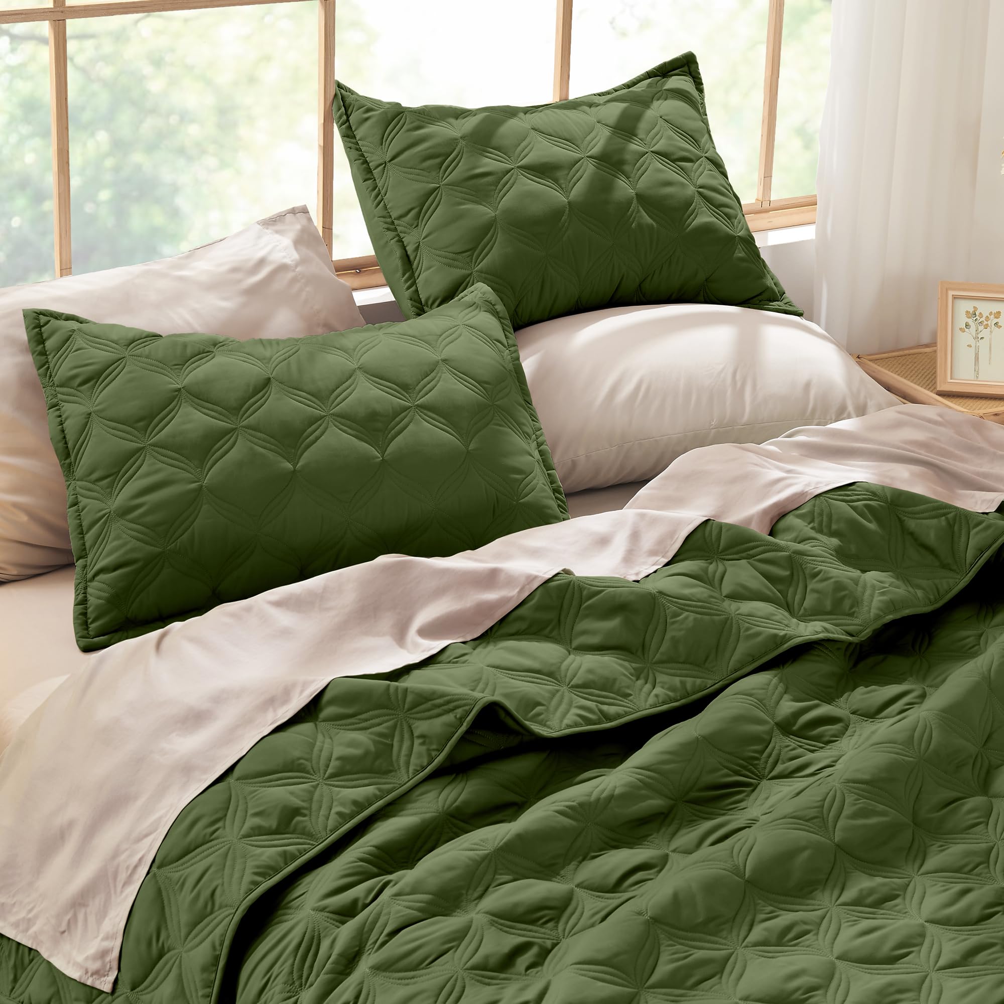 Litanika King Size Quilt Bedding Set, Olive Green Summer Lightweight Soft Comforter Bedspreads & Coverlets, Boho Farmhouse Beddi