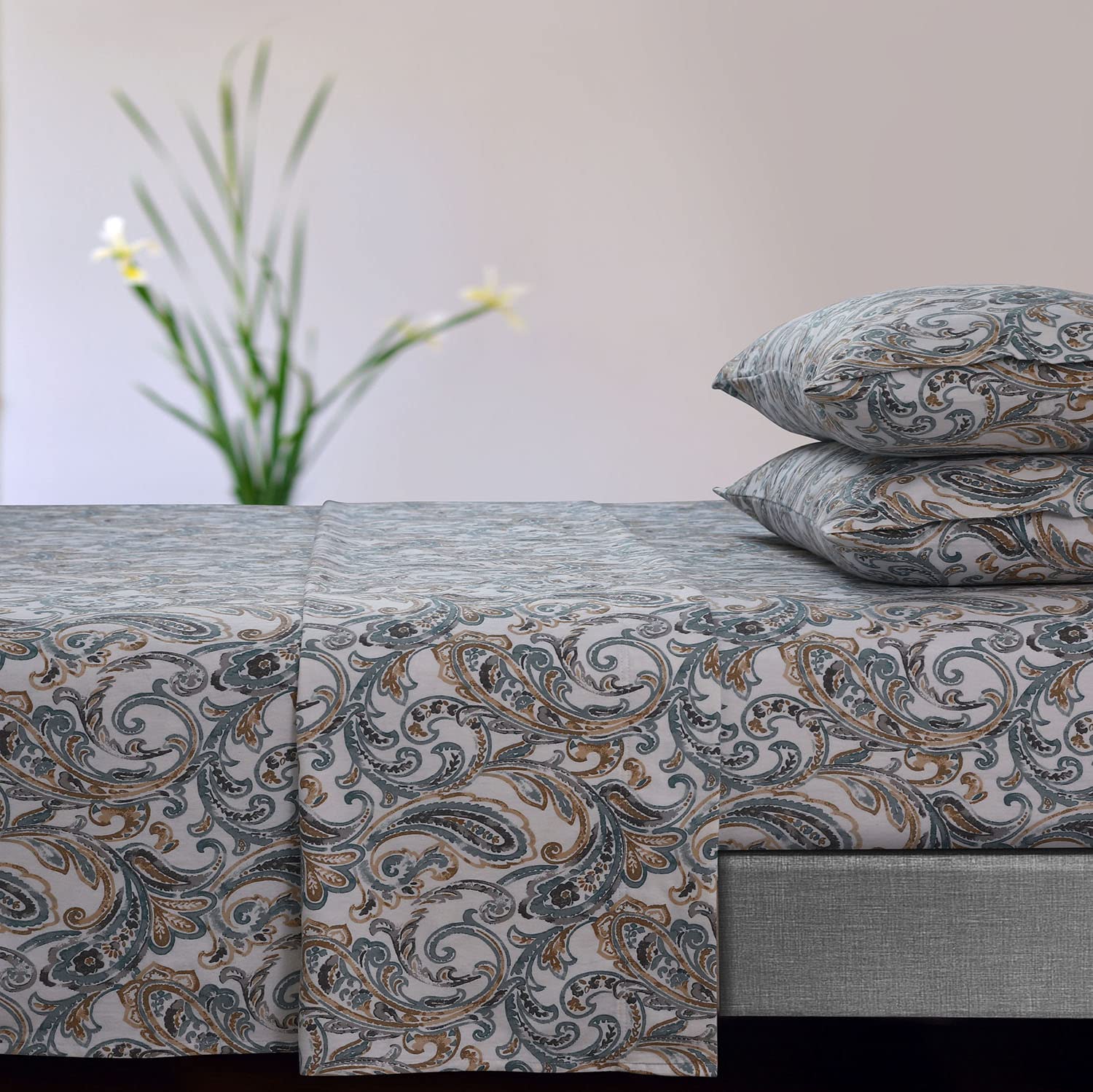 Tribeca Living Ultra-Soft Flannel Sheet Set, 170-Gsm Cotton, Deep Pocket, Cozy Winter Bedding - Queen, Camilla Paisley Green