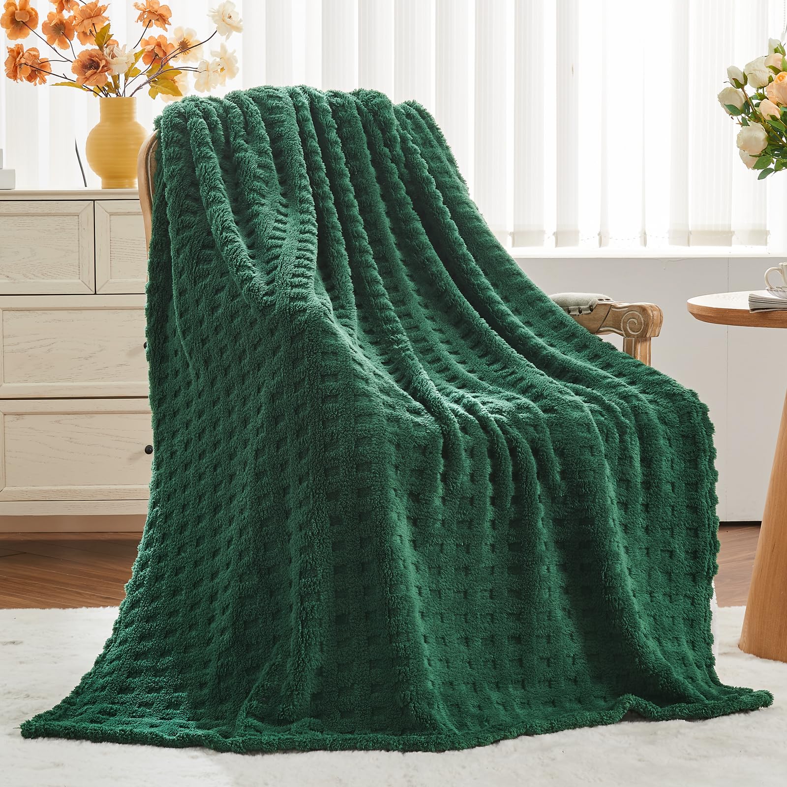 Newcosplay Super Soft Twin Blanket Green Premium Silky Flannel Fleece 3D Waffle Checkered Lightweight Bed Blanket All Season Use