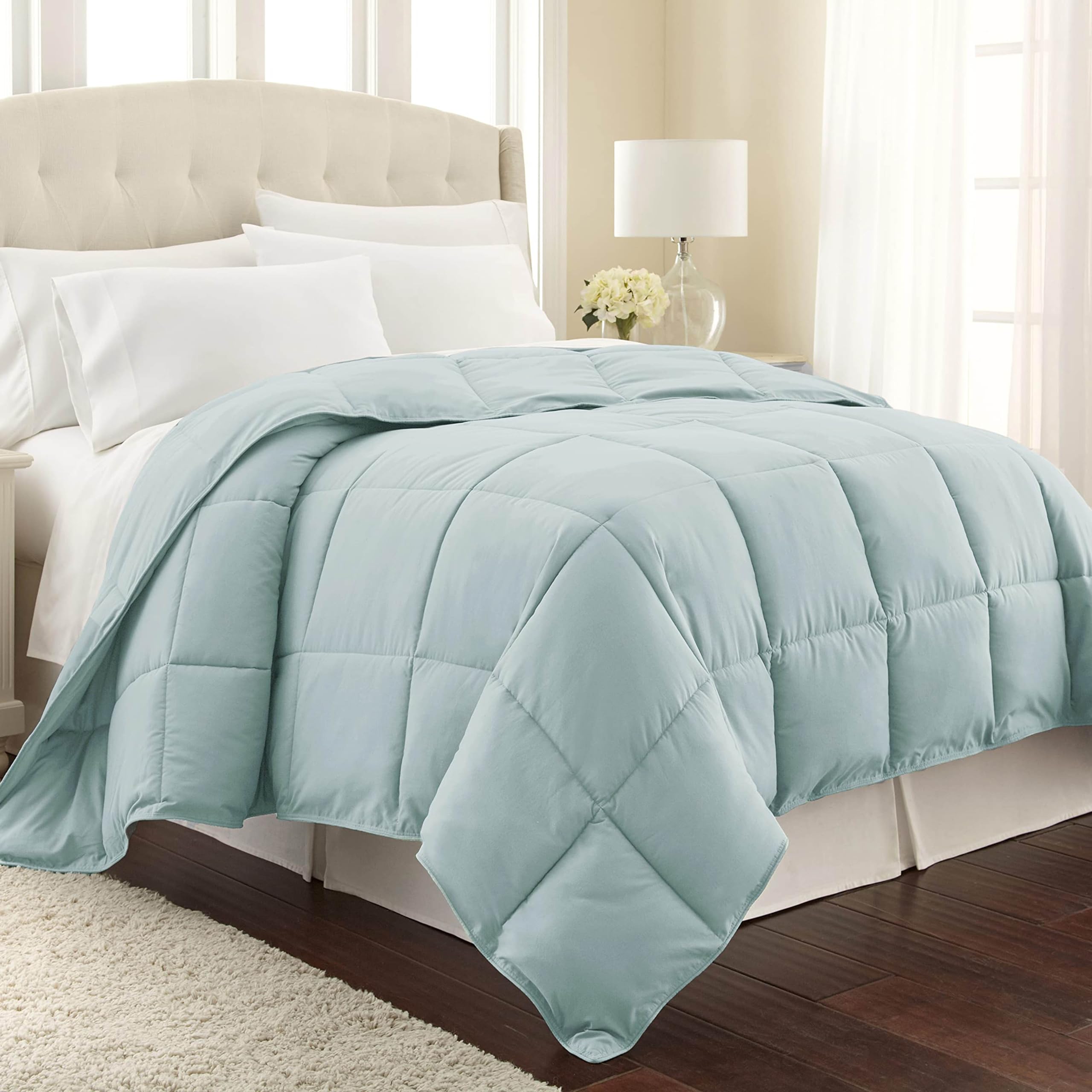 Southshore Fine Living, Inc. Vilano Springs Premium Quality Over-Sized All-Season Down-Alternative Comforter, Sky Blue, King/Cal