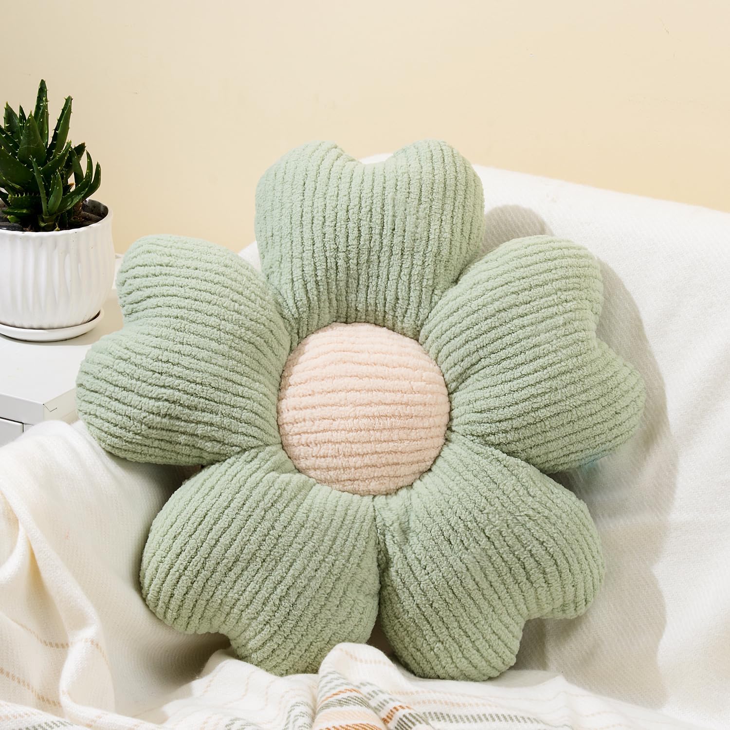Sioloc Flower Shaped Throw Pillow, Fun Daisy Pillow, 15.7' Green Flower Pillow Cute Decorative Seat Cushion Aesthetic Flower Pl