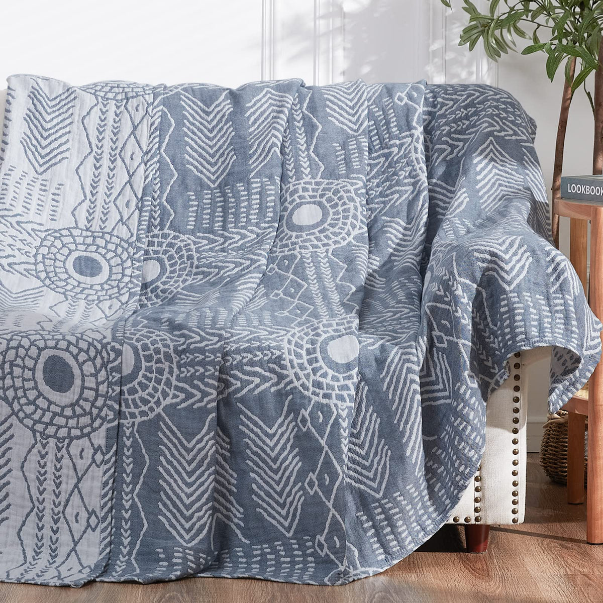 Jinchan Boho 100% Cotton Blanket Fall Muslin Lightweight Queen Size Throw Blanket For Couch Soft Cozy All Season 3-Layer Throw C