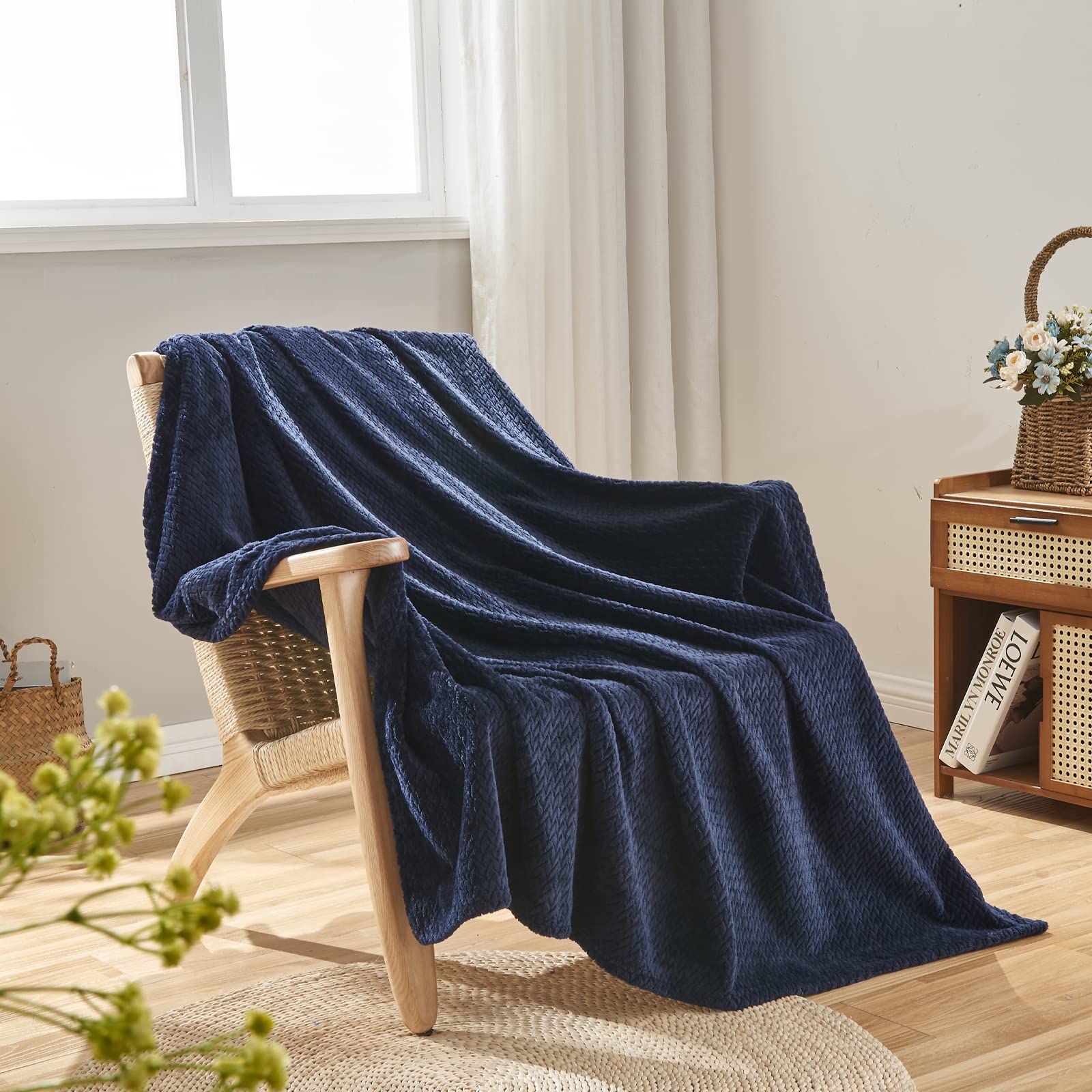 Newcosplay Super Soft Twin Blanket Dark Navy Premium Silky Flannel Fleece Leaves Pattern Lightweight Bed Blanket All Season Use