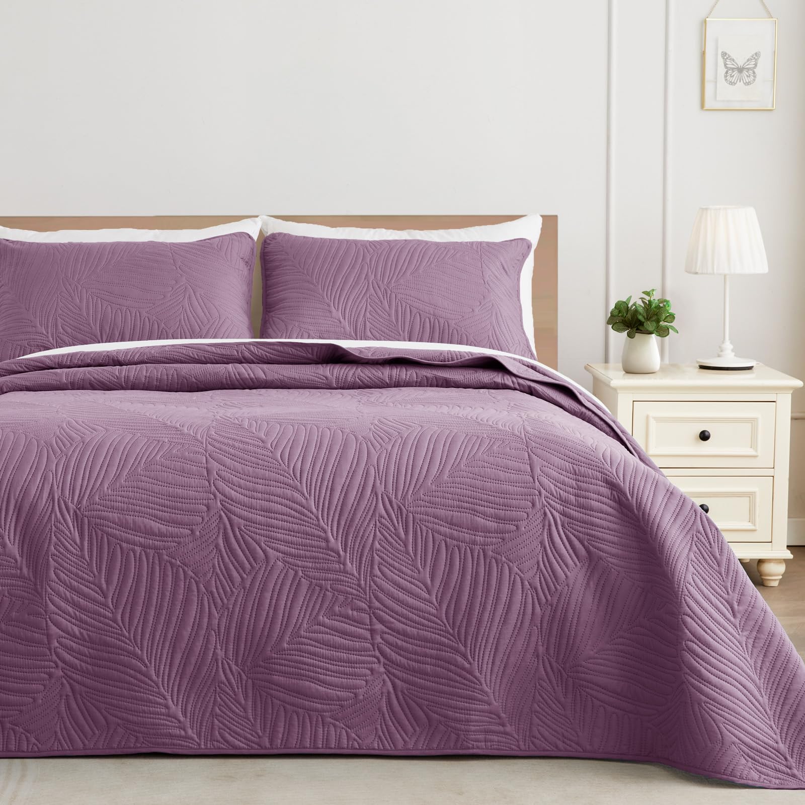 Exclusivo Mezcla Queen Quilt Bedding Set, Lightweight Dusty Lavender Quilts Queen Full Size For All Seasons, Soft Microfiber Bed