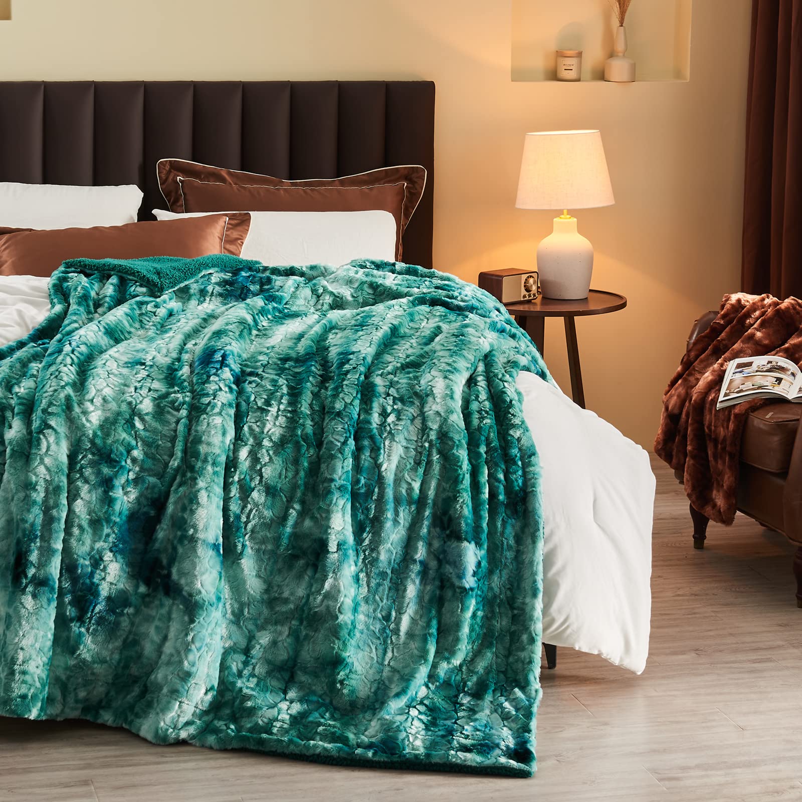 Newcosplay Super Soft Faux Fur Blanket Twin Size Tie-Dye Light Teal Sherpa Fuzzy Plush Warm Blanket For Sofa Bed (Tie-Dye Light