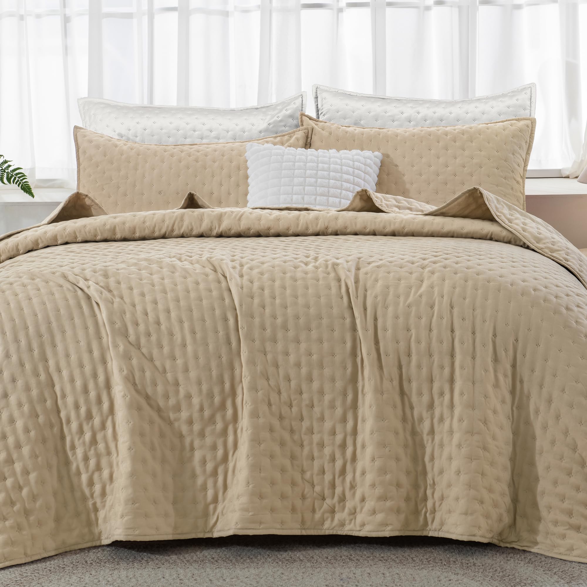 Andency Beige California King Size Quilt Bedding Set (112X104 Inch), 3 Pieces Soft Lightweight Bedspread Coverlet, Boho Summer Q