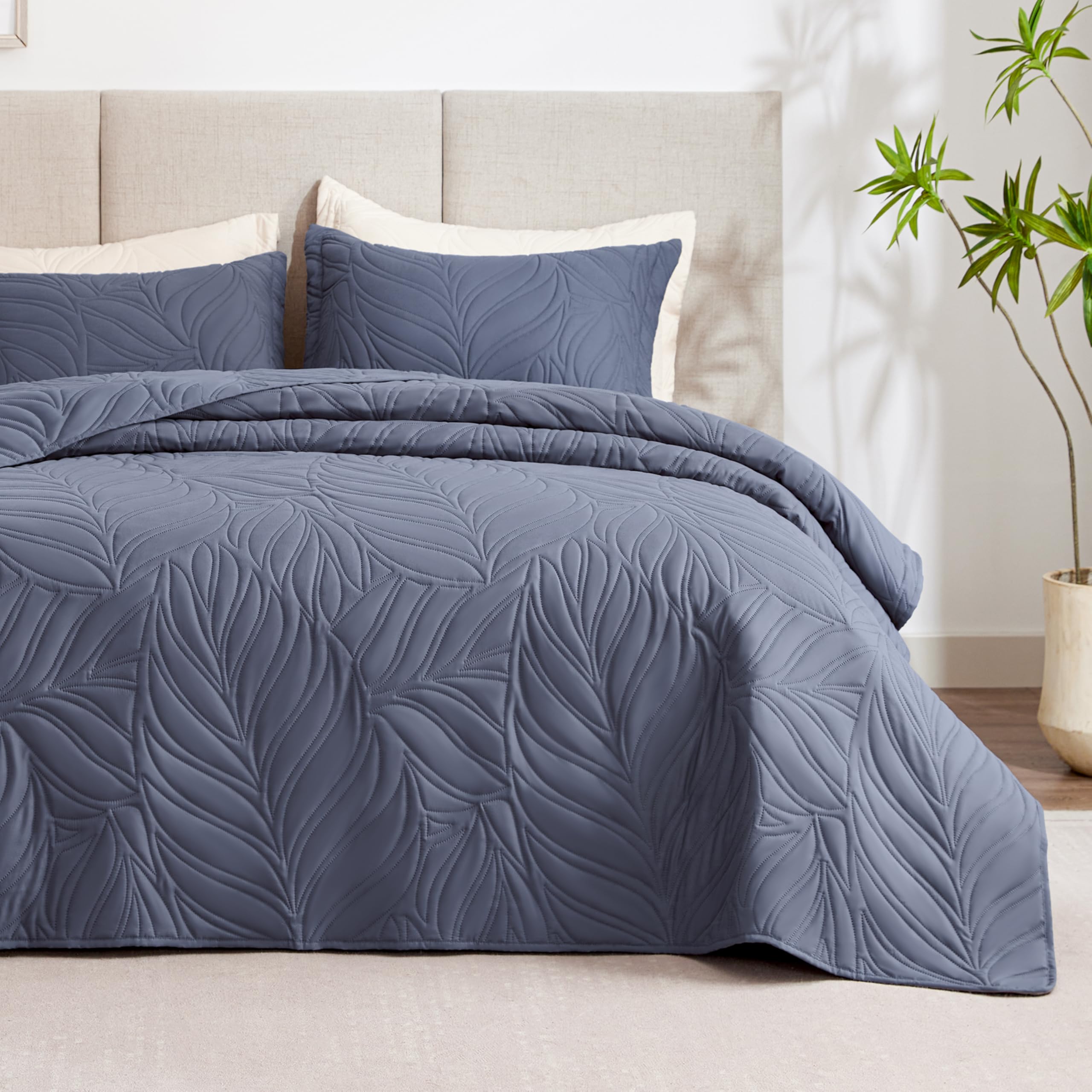 Exq Home Quilt Set Full Queen Size Bluish Grey 3 Piece,Lightweight Soft Coverlet Modern Style Leaf Pattern Bedspread Set(1 Quilt