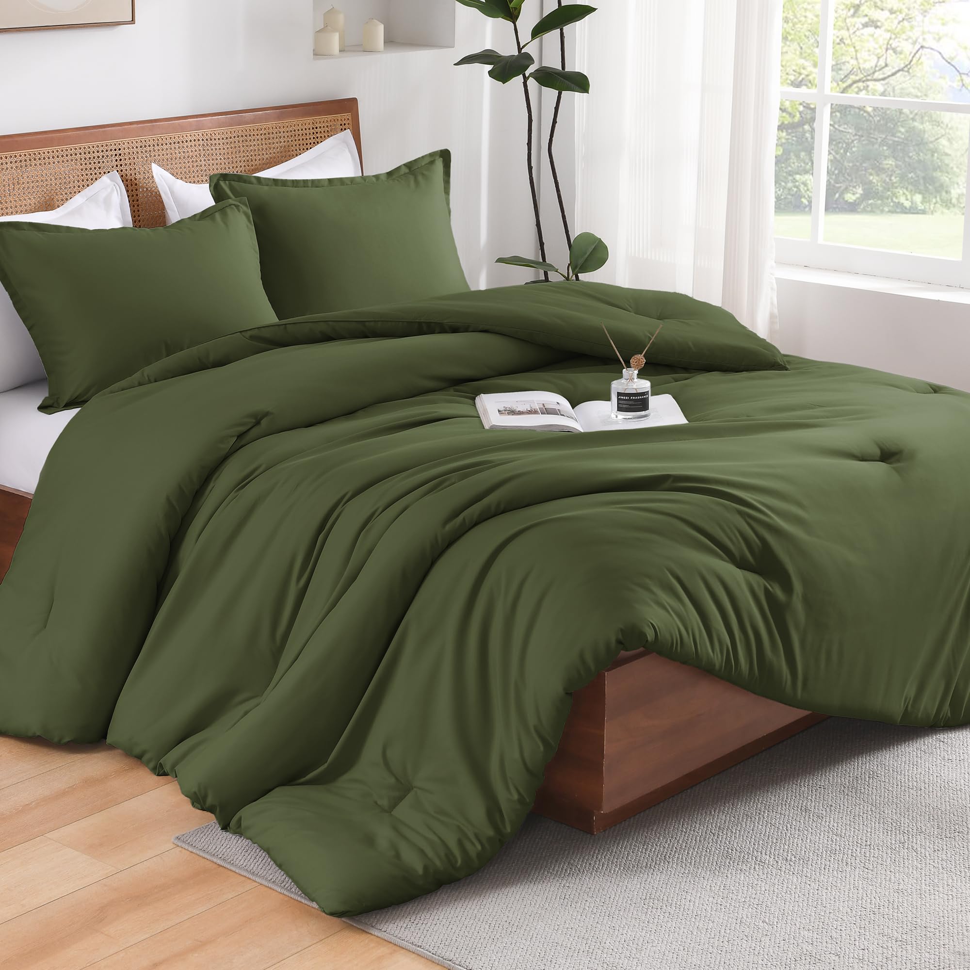 Andency Olive Green Queen Size Comforter Set, Solid Bed Comforter Set 3 Pieces (1 Boho Comforter & 2 Pillowcases), Lightweight And Fluffy Vintage Bedding Comforter Set For All Season