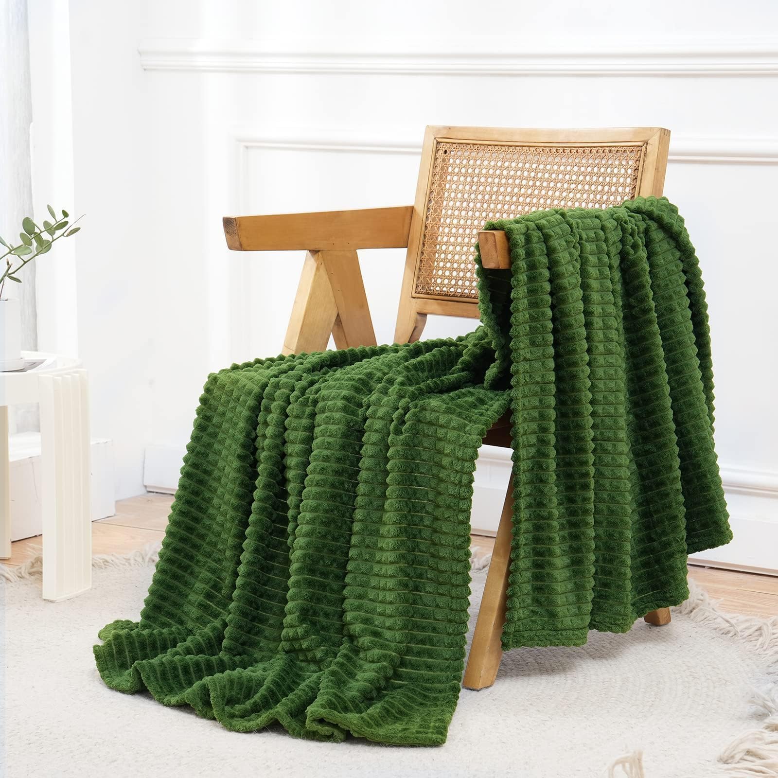 Simple&Opulence Forest Green Throw Blanket For Couch-Super Soft Fluffy Blankets For Women 50X70 Inches Cozy Lightweight Fleece B