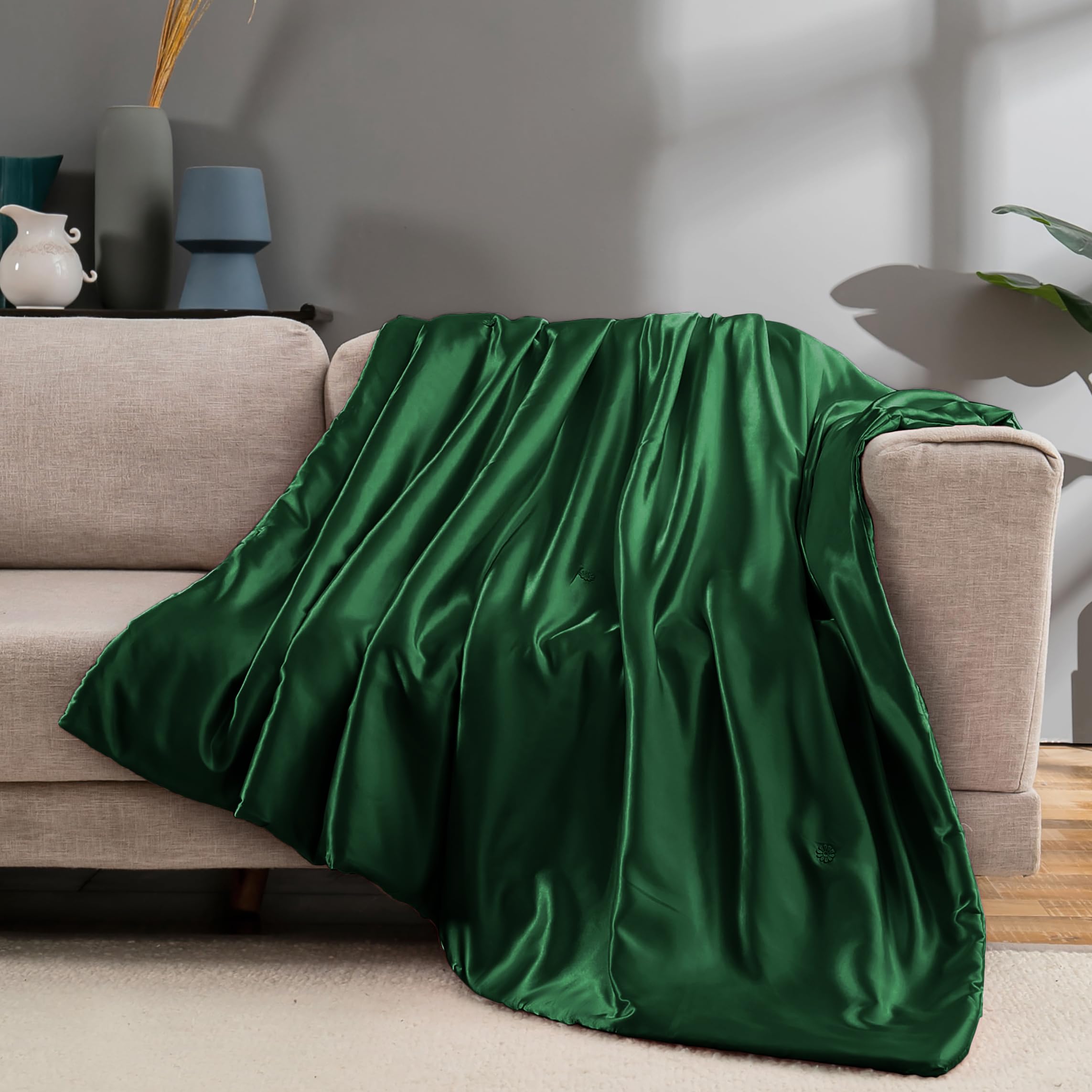 Vonty Satin Throw Blanket Dark Green Satin Blankets 50X60 Inches, Cooling & Silky Throw Blanket Wrinkle-Free Cable Knit Throw Bl