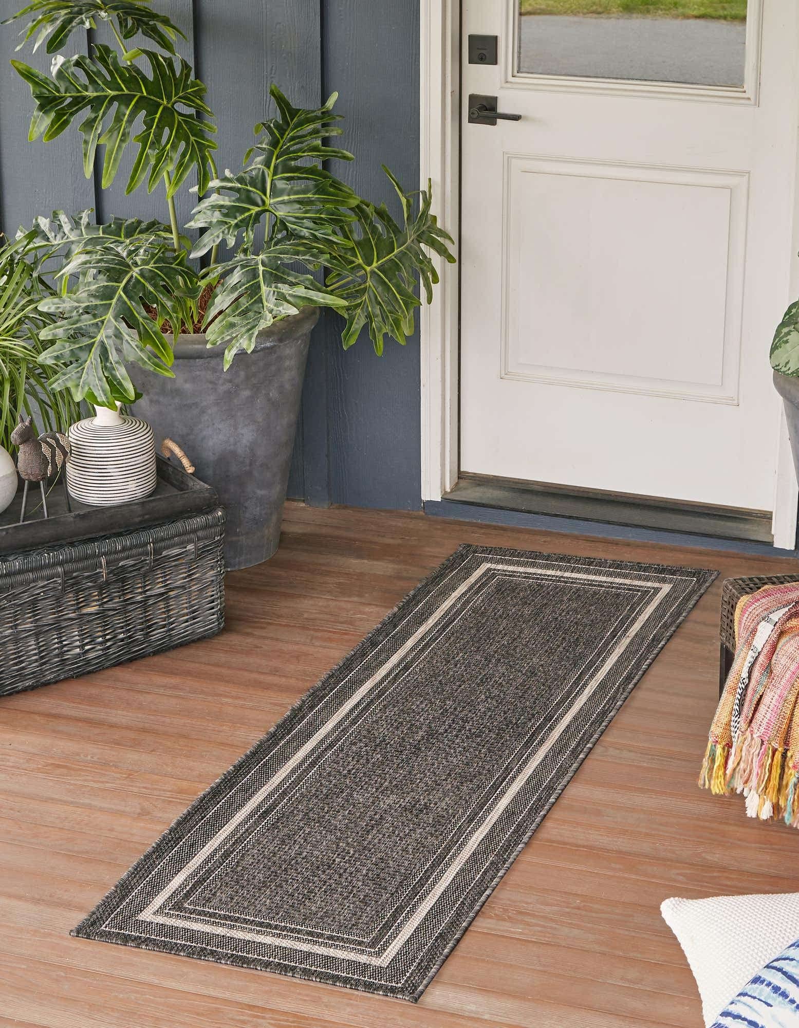 Unique Loom Outdoor Border Collection Area Rug - Soft Border (2' X 8' Runner, Black/ Ivory)