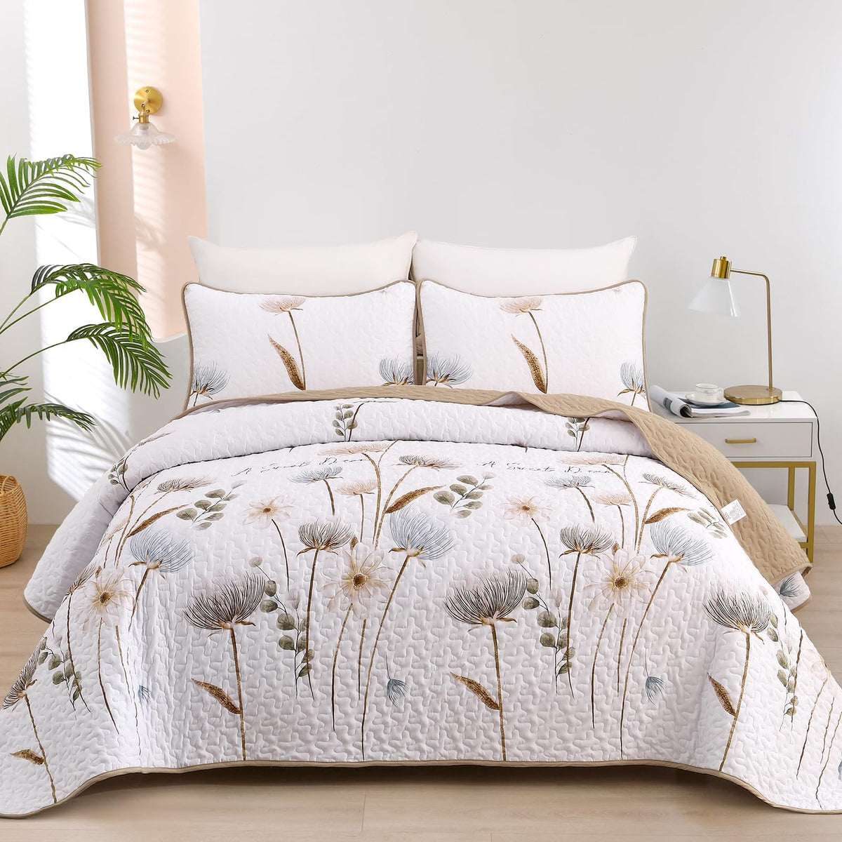 Dinjoy King Size Quilt Set Floral,3 Pieces Khaki/Beige Farmhouse Quilts Lightweight Spring Bedspreads Flower Pattern Coverlet Be