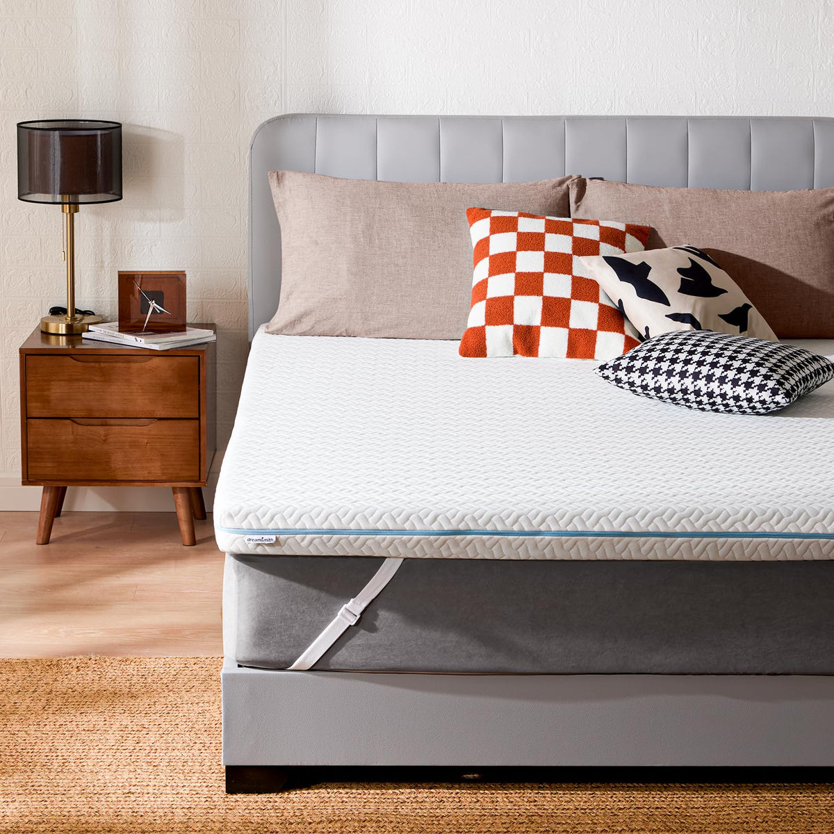 Dreamsmith 4 Inch Memory Foam Mattress Topper Queen, Cooling Gel-Infused Bed Topper For Back Pain With Removable Soft Cover, Cer