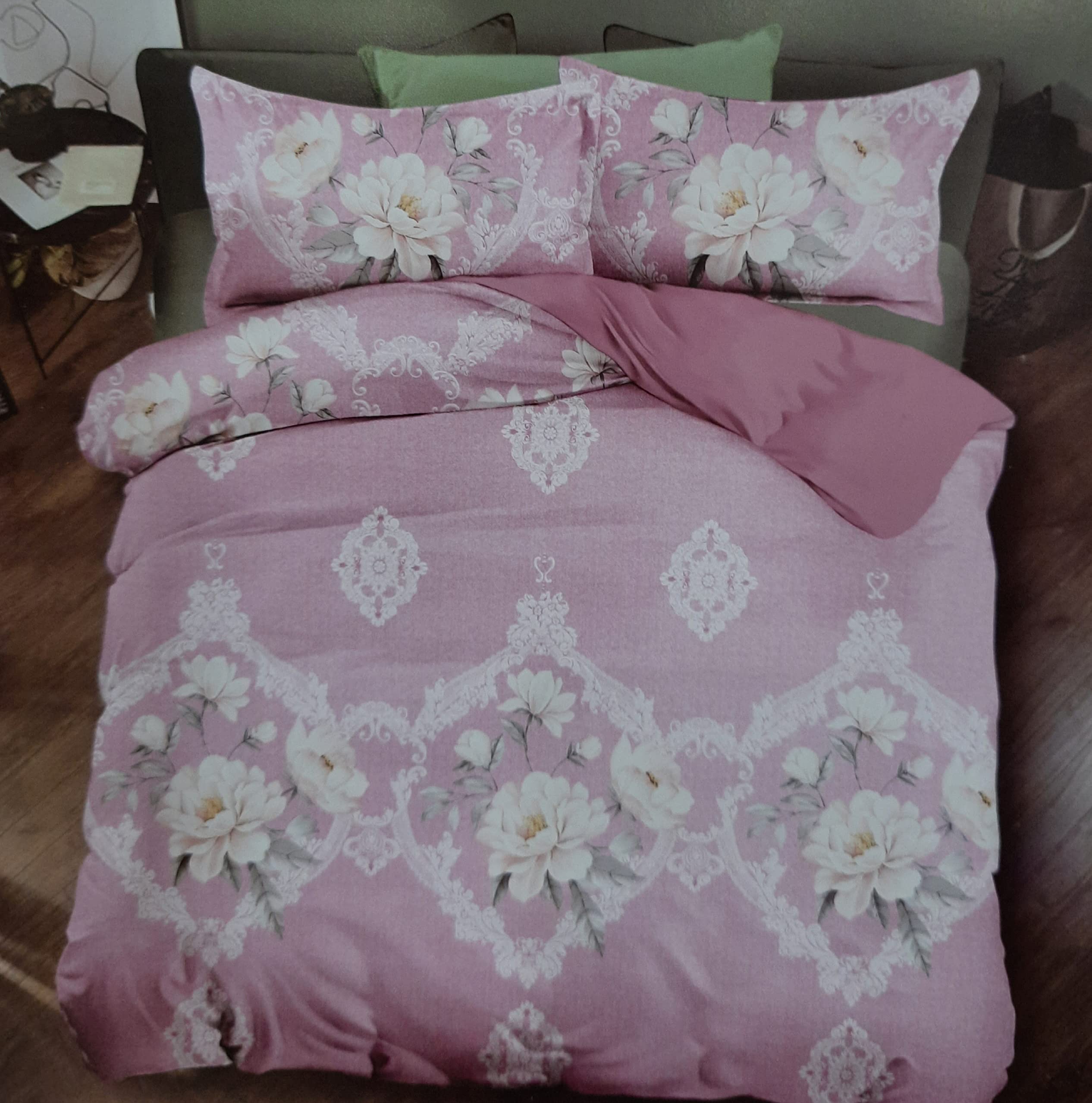 Signature Comforter & Double Bed Sheet Set  Suitable For Light Winters And Ac Use  Size: 210 * 230 Cms  Contents : 1 Double B