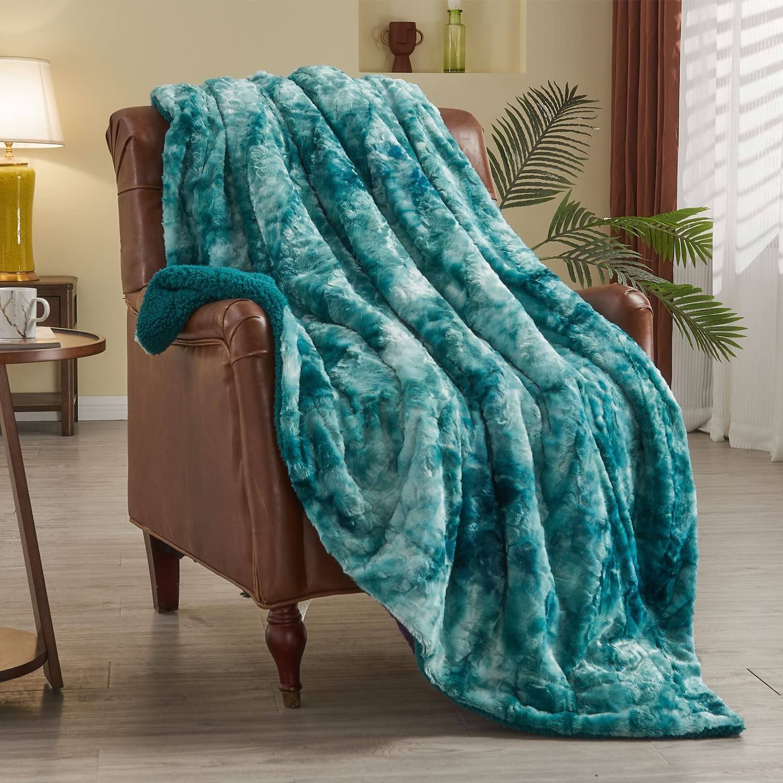 Newcosplay Super Soft Faux Fur Throw Blanket For Couch Tie-Dye Light Teal Sherpa Fuzzy Plush Warm Blanket For Sofa Bed (Tie-Dye