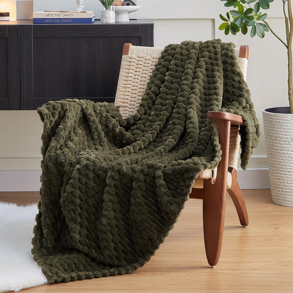 Exq Home Fleece Blanket Throw Xl For Couch Or Bed - 3D Imitation Turtle Shell Jacquard Decorative Blankets - Cozy Soft Fuzzy Fla