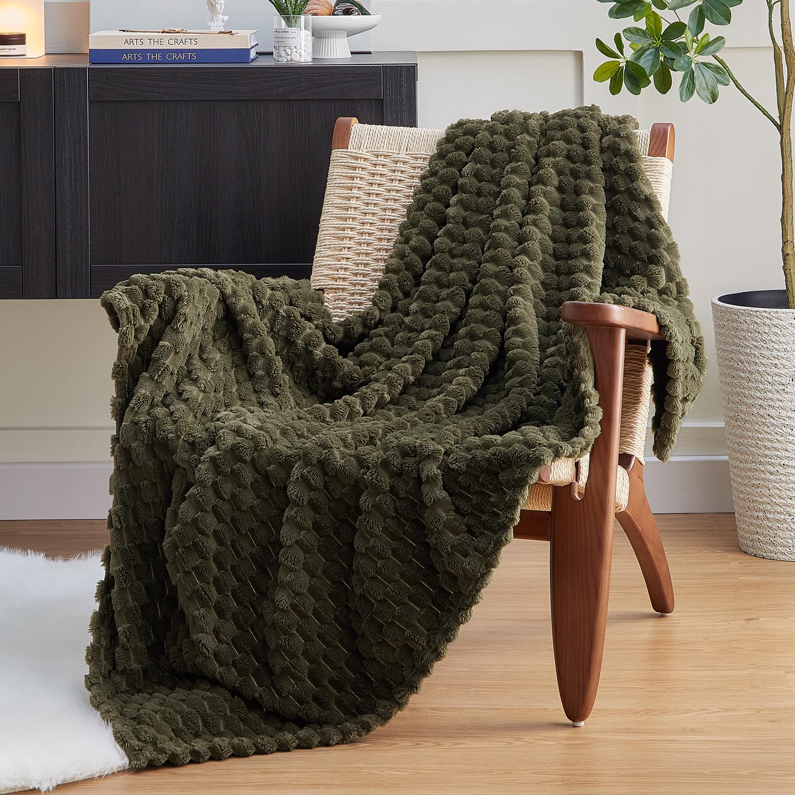 Exq Home Fleece Blanket Throw Xl For Couch Or Bed - 3D Imitation Turtle Shell Jacquard Decorative Blankets - Cozy Soft Fuzzy Fla