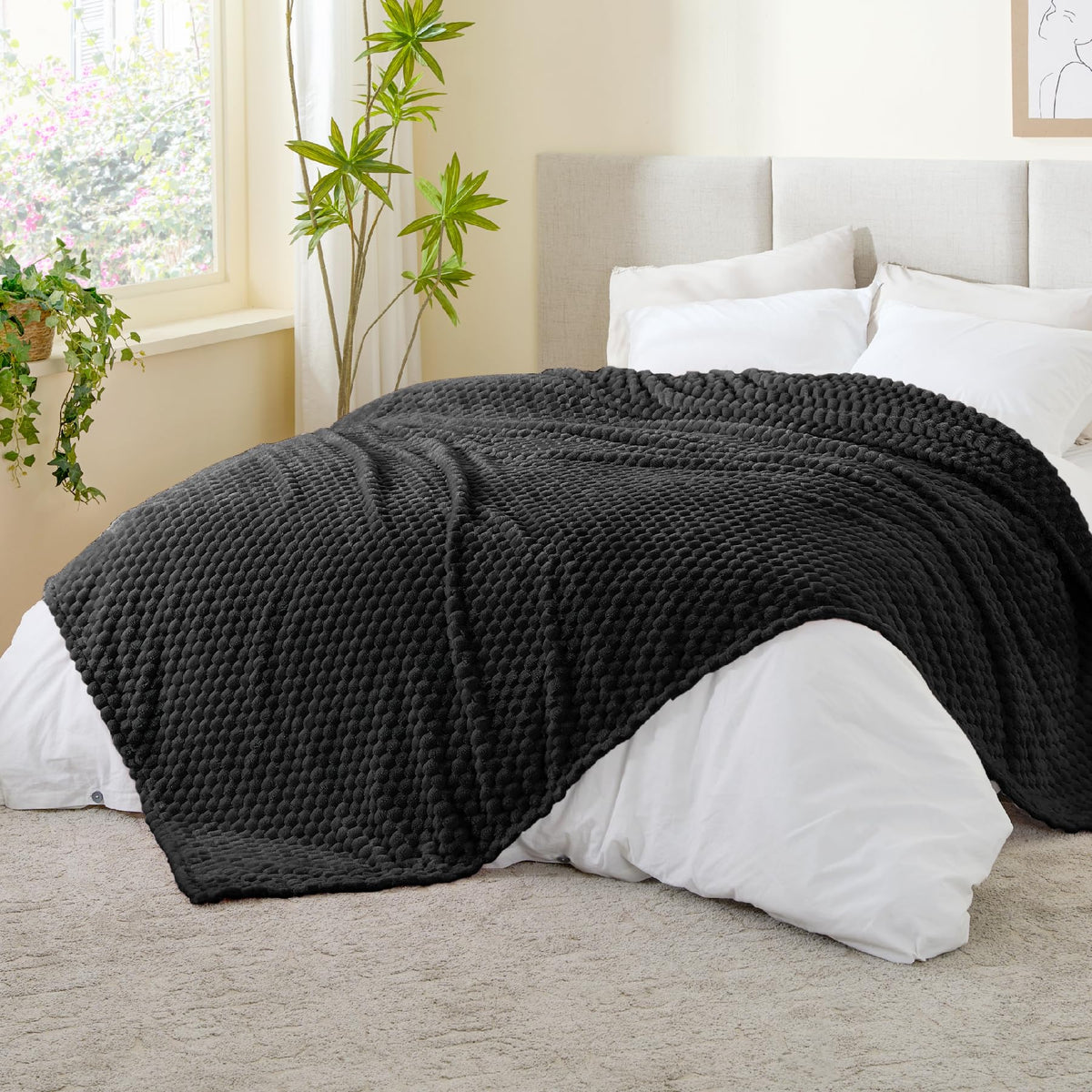 Bedelite Fleece Blanket, Large Queen Blanket For Bed, 3D Jacquard Decorative Black Fuzzy Blanket, Soft And Cozy Warm Plush Fluff