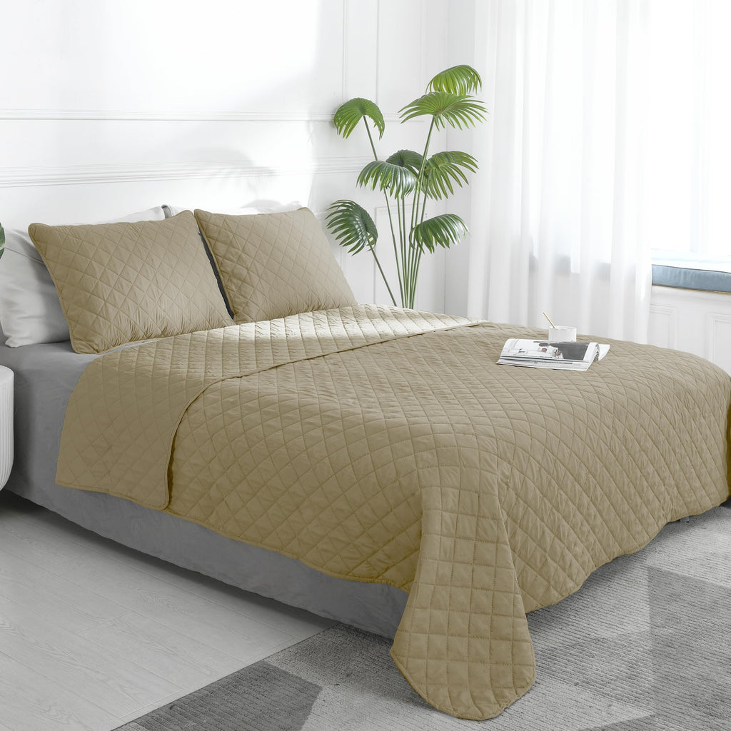 Easy-Going King Size Reversible Quilt Set With 1 Quilt And 2 Pillow Shams, Soft Bed Quilt Cover, Water Resistant Lightweight Microfiber Bedspread, Stain Resistant, Beige/Beige