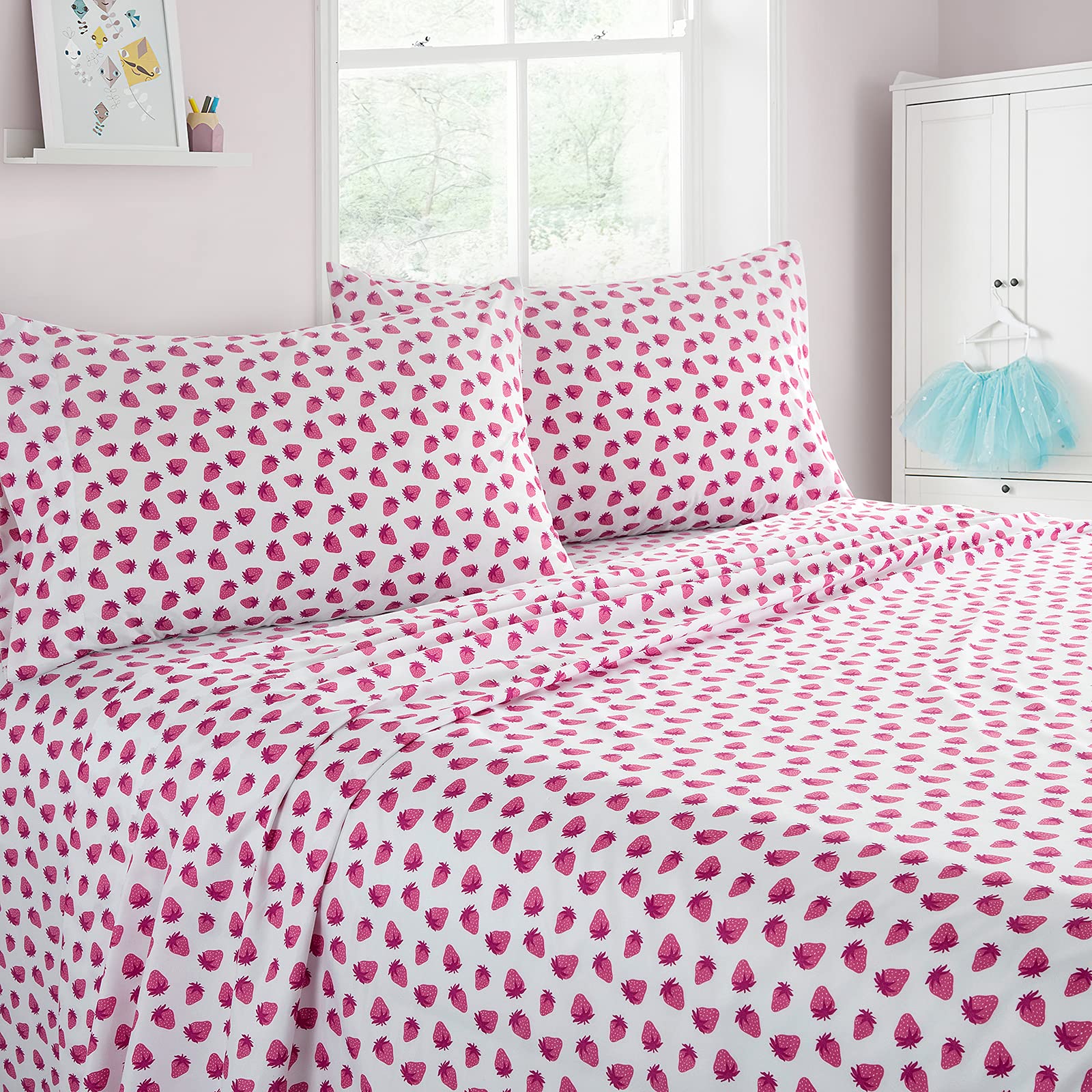 Vonty Kids Full Sheet Set Strawberry Brushed Microfiber Bed Sheet For Boys & Girls, Ultra Soft & Easy To Wash (1 Fitted Sheet +