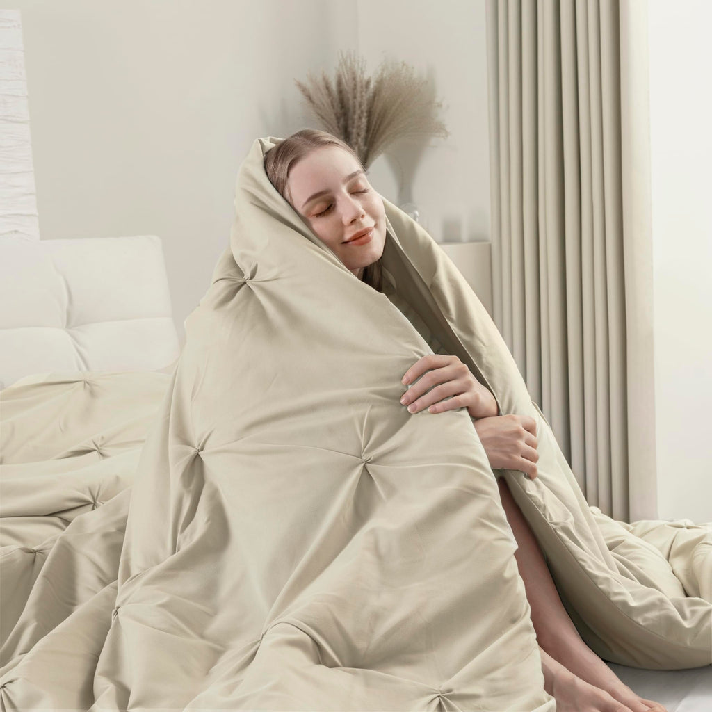 Downcool Full Size Comforter Sets Beige - 3 Pieces Cute Pinch Pleat Bed Set, Soft Fluffy Comforter Full Size For All Season, Pin