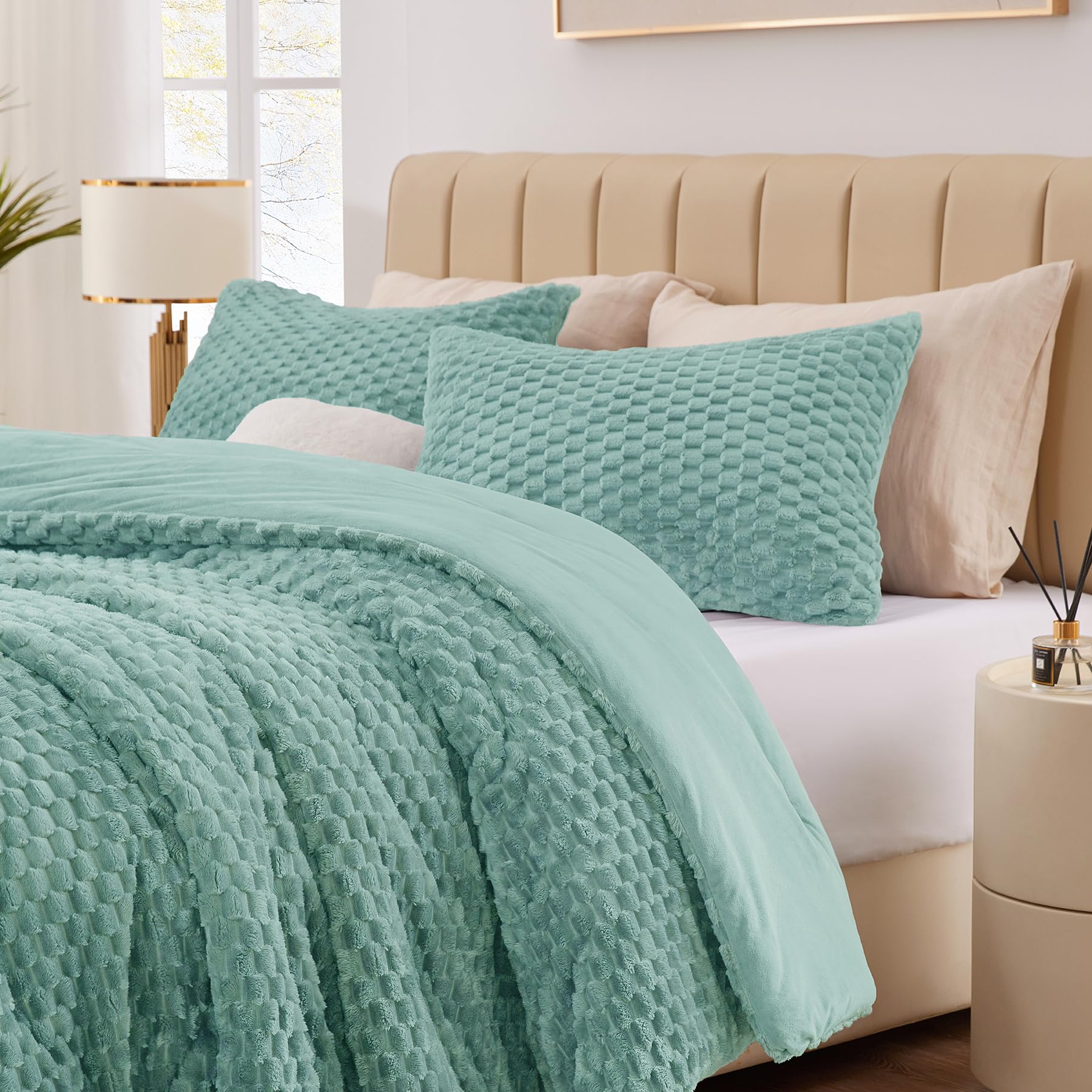 Chixpace Fluffy Queen Comforter Set - Luxury Faux Fur Brushed Plaid Pattern Bedding Comforter Sets, Furry Velvet Comfort Set Egg