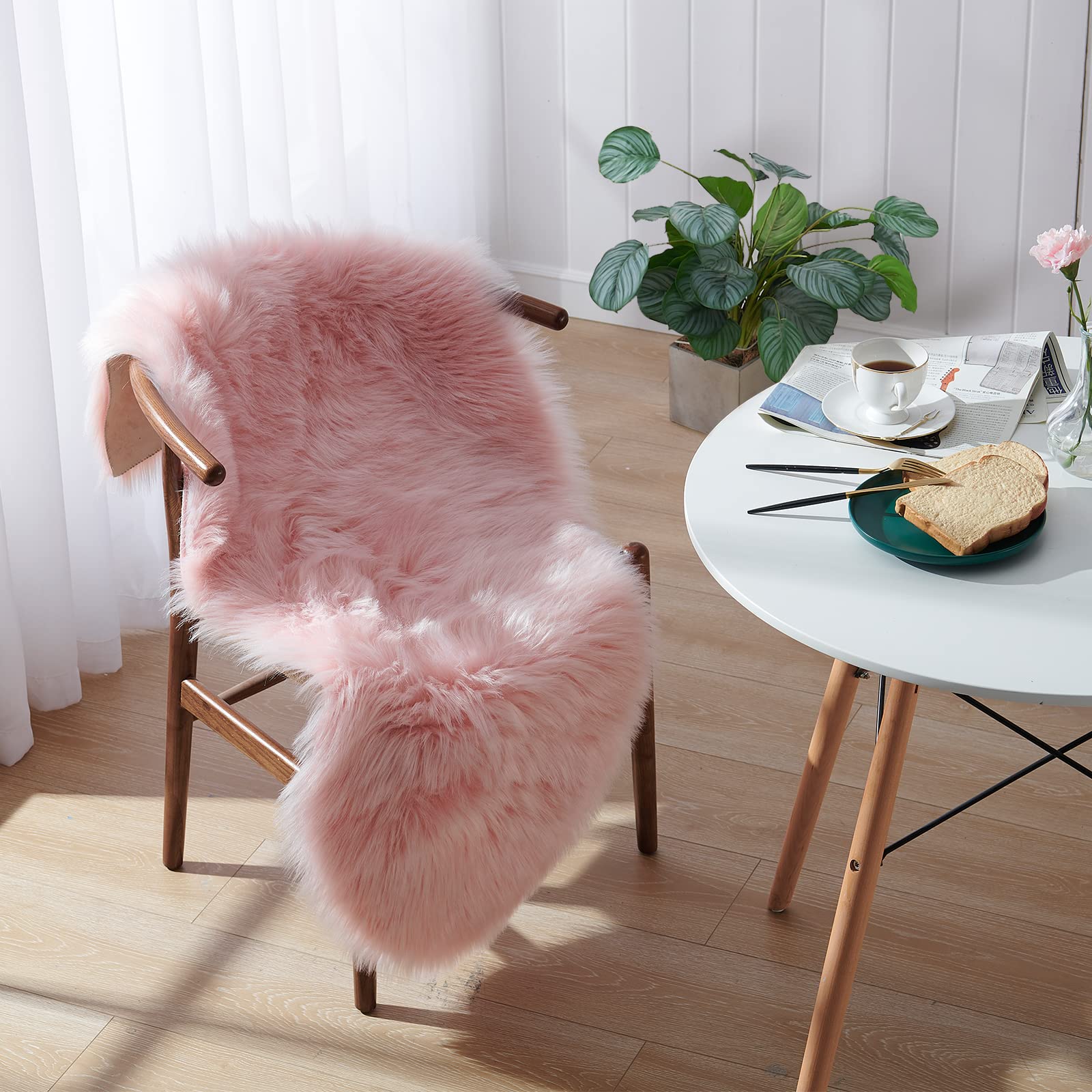 Small Faux Fur Rug, 2x4 ft Ultra Soft Sheepskin Rug Chair Sofa Cover Seat Pad, Pink Fluffy Shag Rug for Bedroom Nursery Kids Roo
