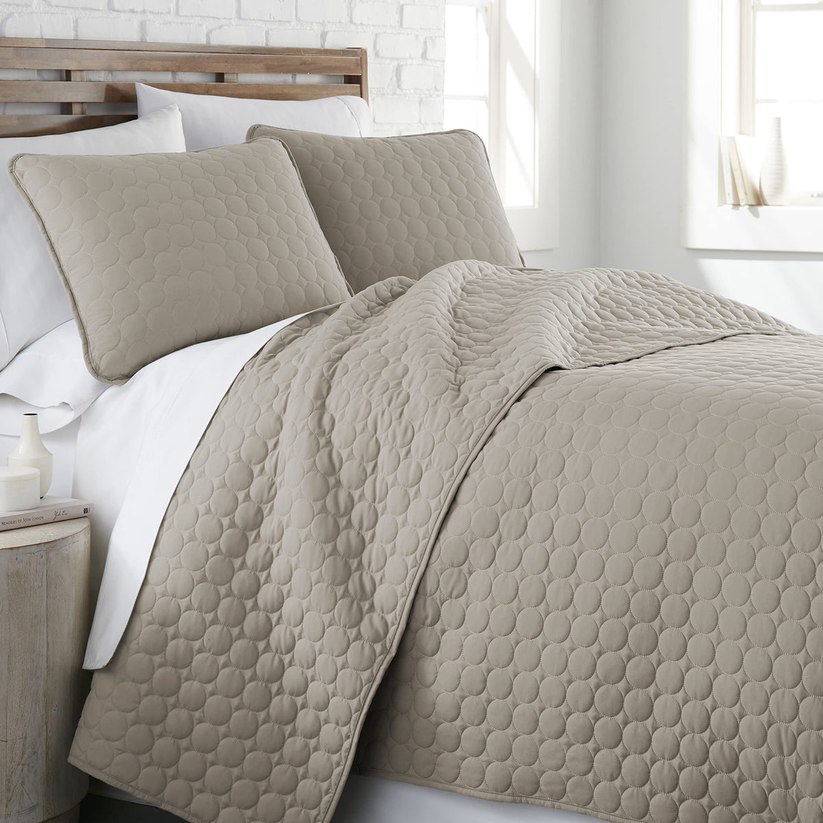 Southshore Fine Living, Inc. Oversized Quilt Bedding Set Lightweight, Soft Coverlet Bedspread 3-Piece With Two Matching Shams (9